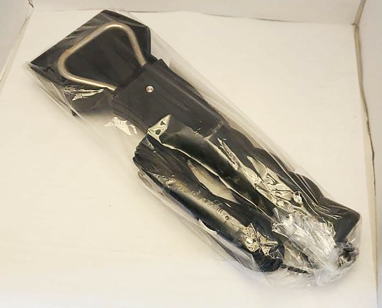 Clear-Vue Windshield  De Icer, 12 Volt  Heated windshield ice Scraper New