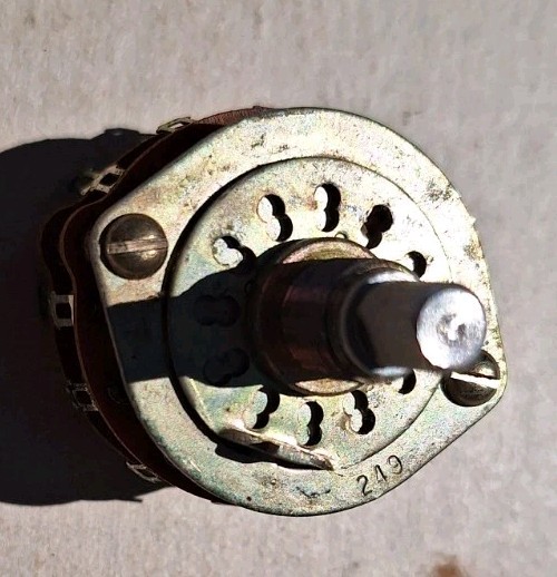 2 Pole 10 Position 2P10T Rotary Switch 2 Deck 5/8" Shaft NOS Electronics