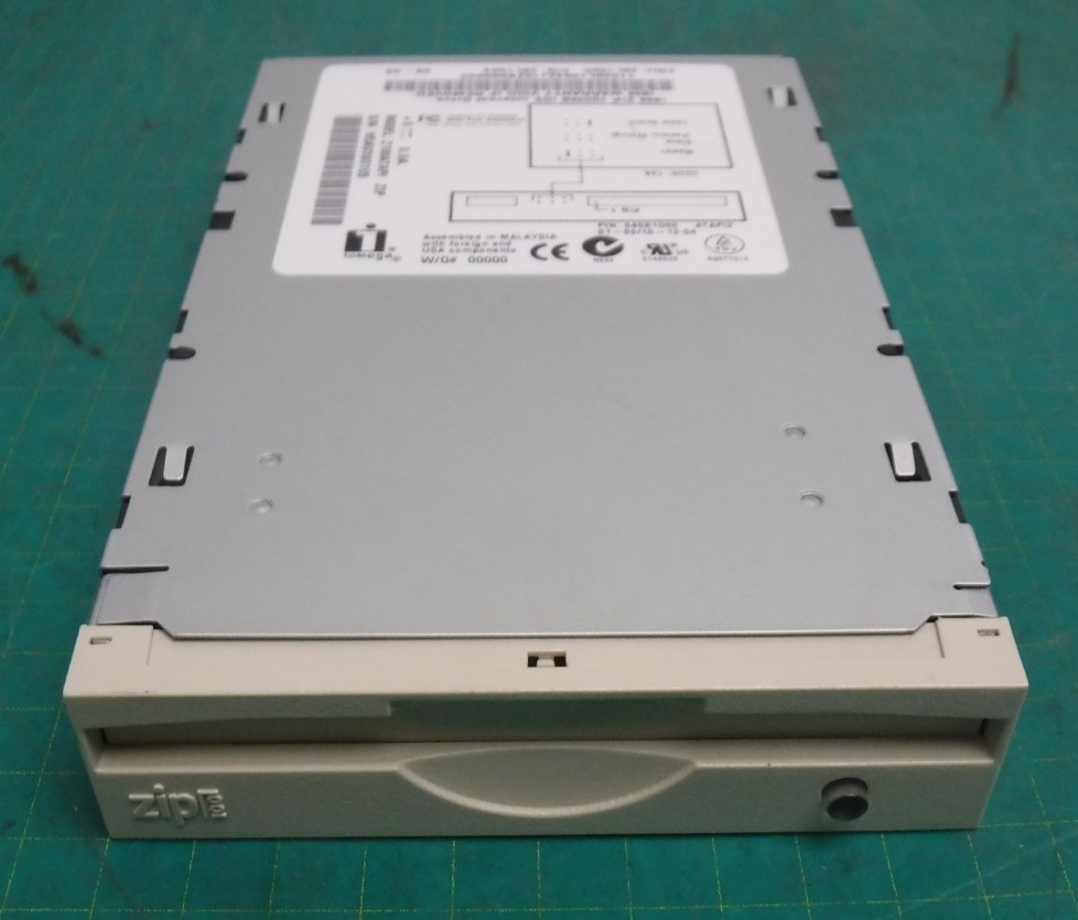Iomega ZIP 100 Internal ATAPI Drive – Z100ATAPI (3.5")