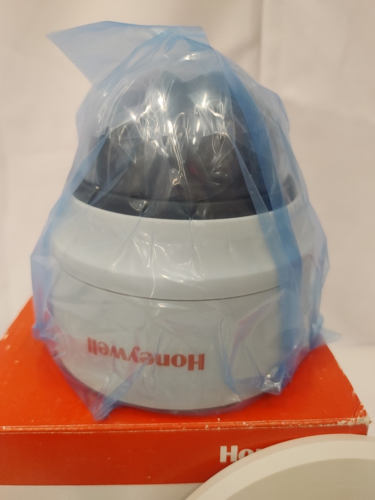 Honeywell H3D2F1 2MP Indoor Mini Dome IP Security Camera