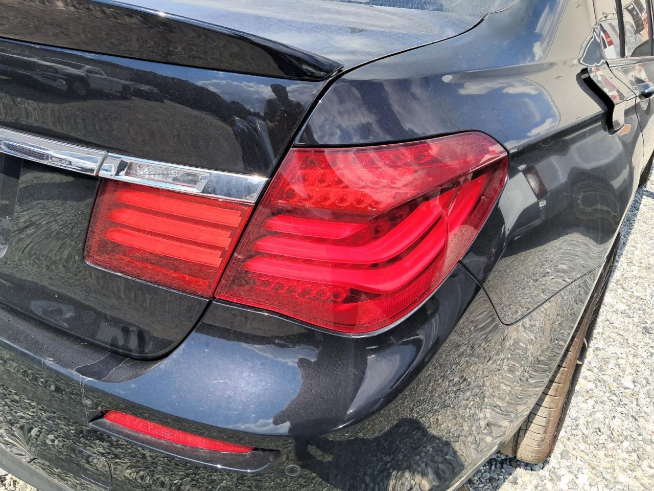 750IL 2013 Glove Box 4778425