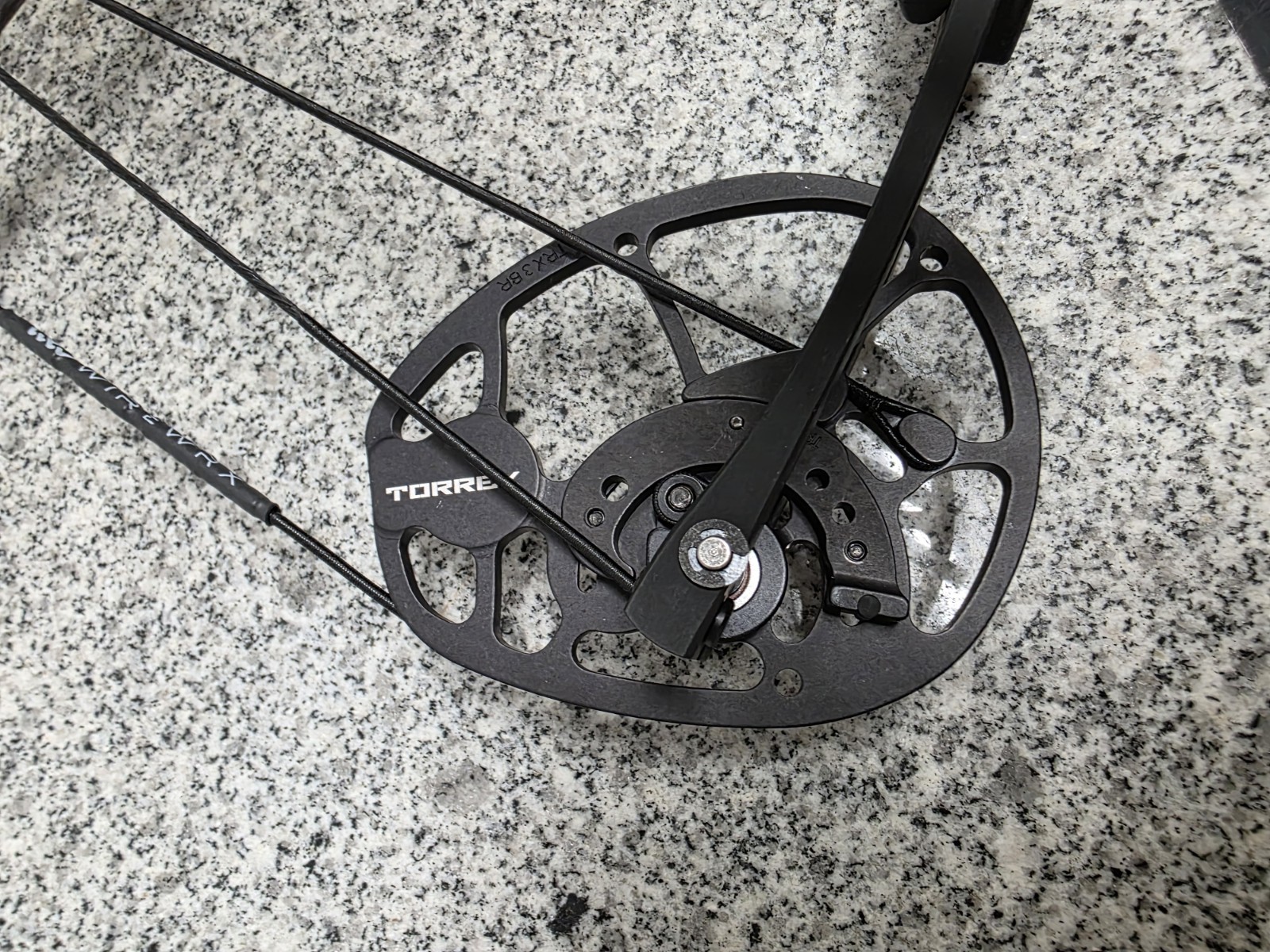 Hoyt Torrex 1275810 Compound Bow RH 60-70lb