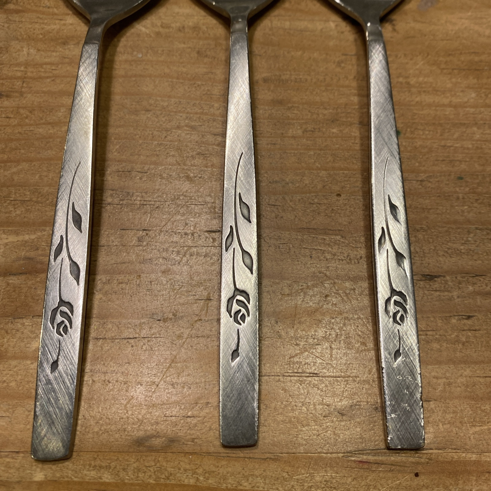 11 Pc Oneida CAPISTRANO Stainless Oneidacraft Deluxe Flatware Spoon Fork Knife