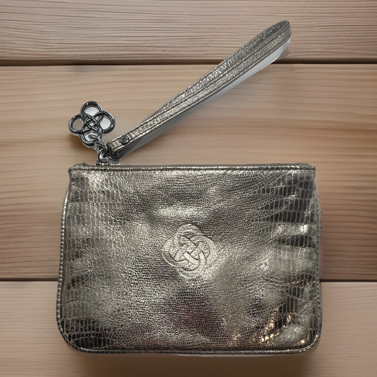 Stella & Dot Shiny Gold Faux Crocodile Pattern Zip Wristlet Celtic Knot Lined