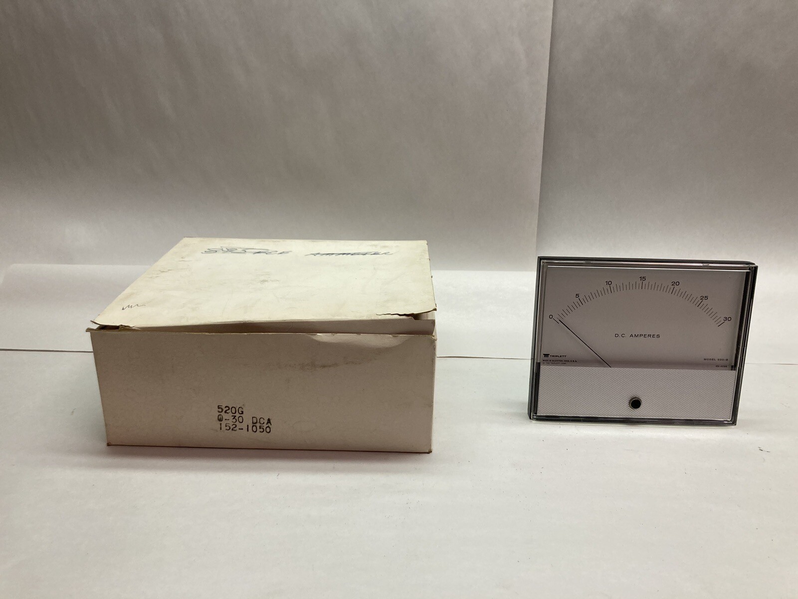 Triplett,520-G,D.C. Ampers Panel Meter 0-30 DCA