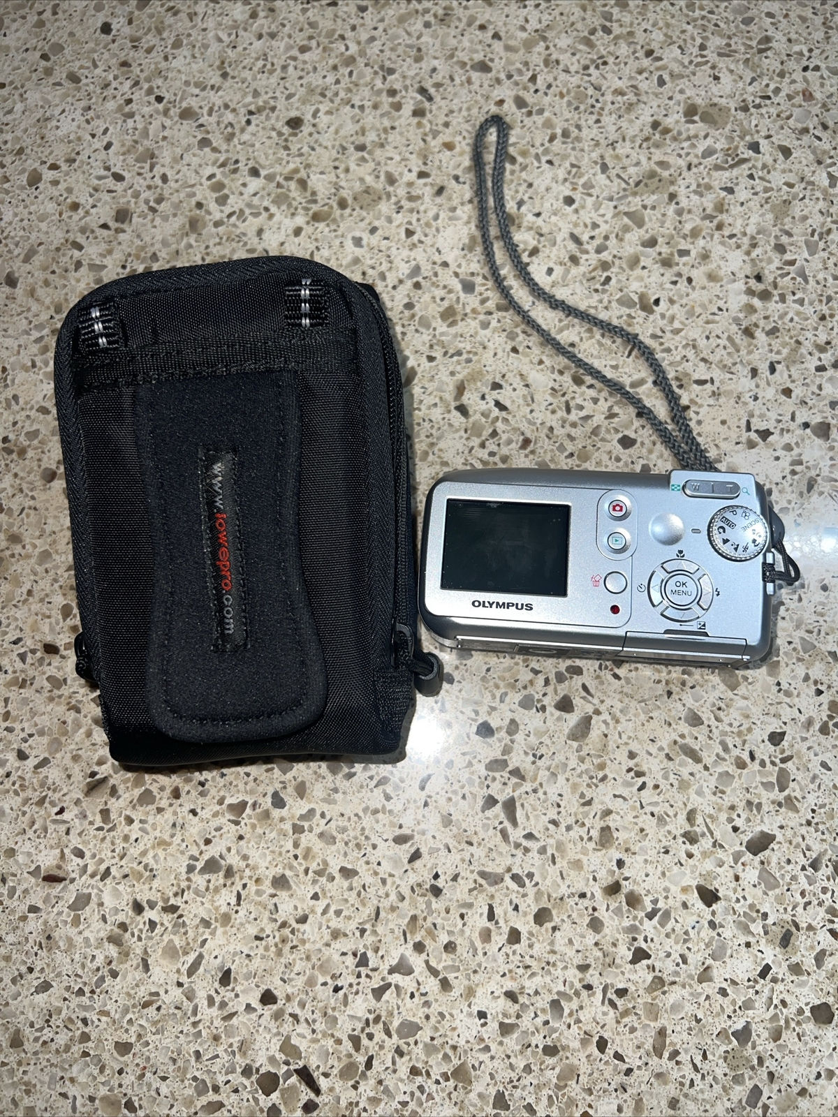 Olympus Camedia D-545 Zoom Compact Digital Camera Silver 4.0MP