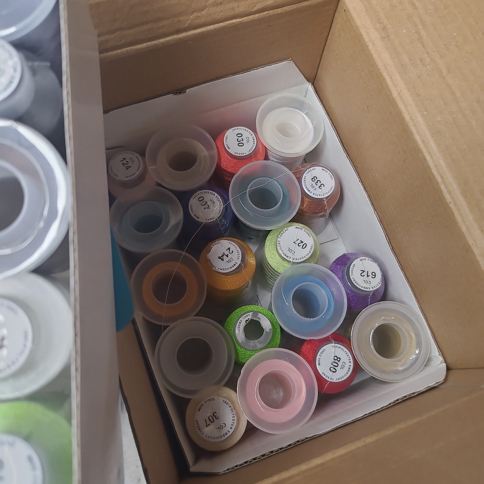 Singer Studio S10 Computerized Embroidery Machine Complete In Box With Extras!