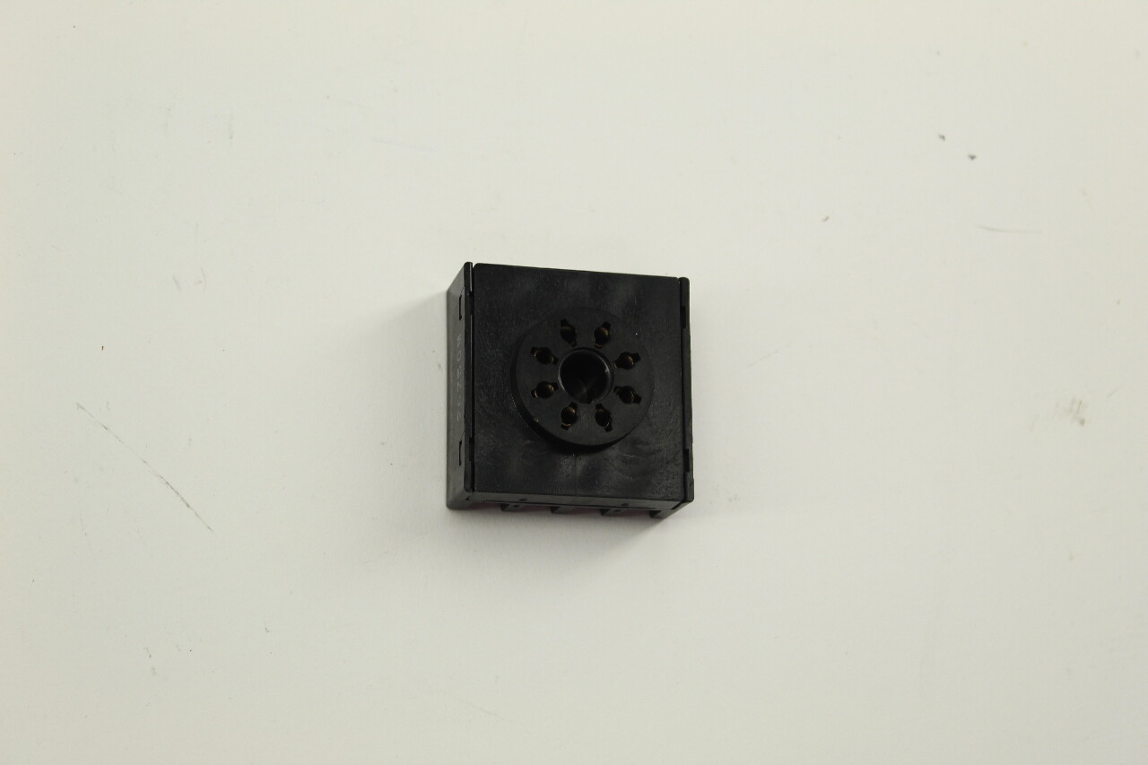 Omron P36-08 Relay Socket New