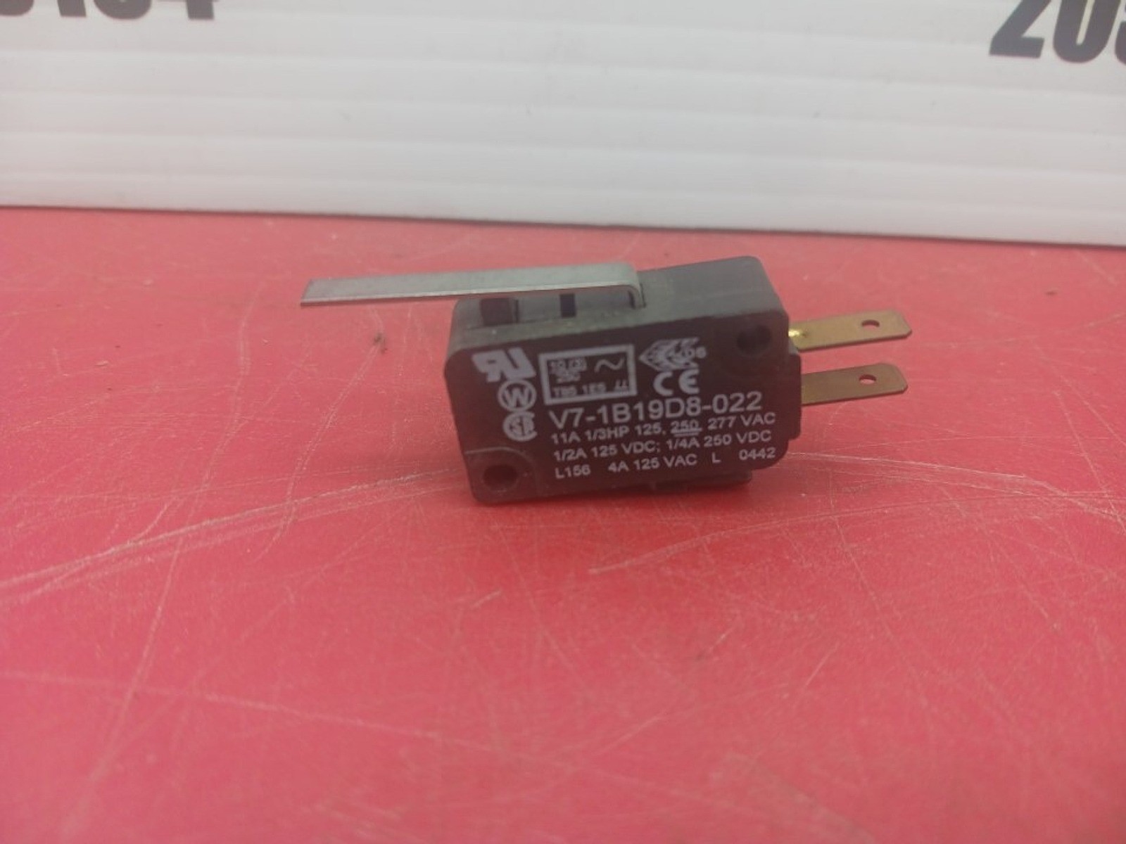 Lots of 7 Honeywell, Basic Snap Micro Switch, V7-1B19D8-022