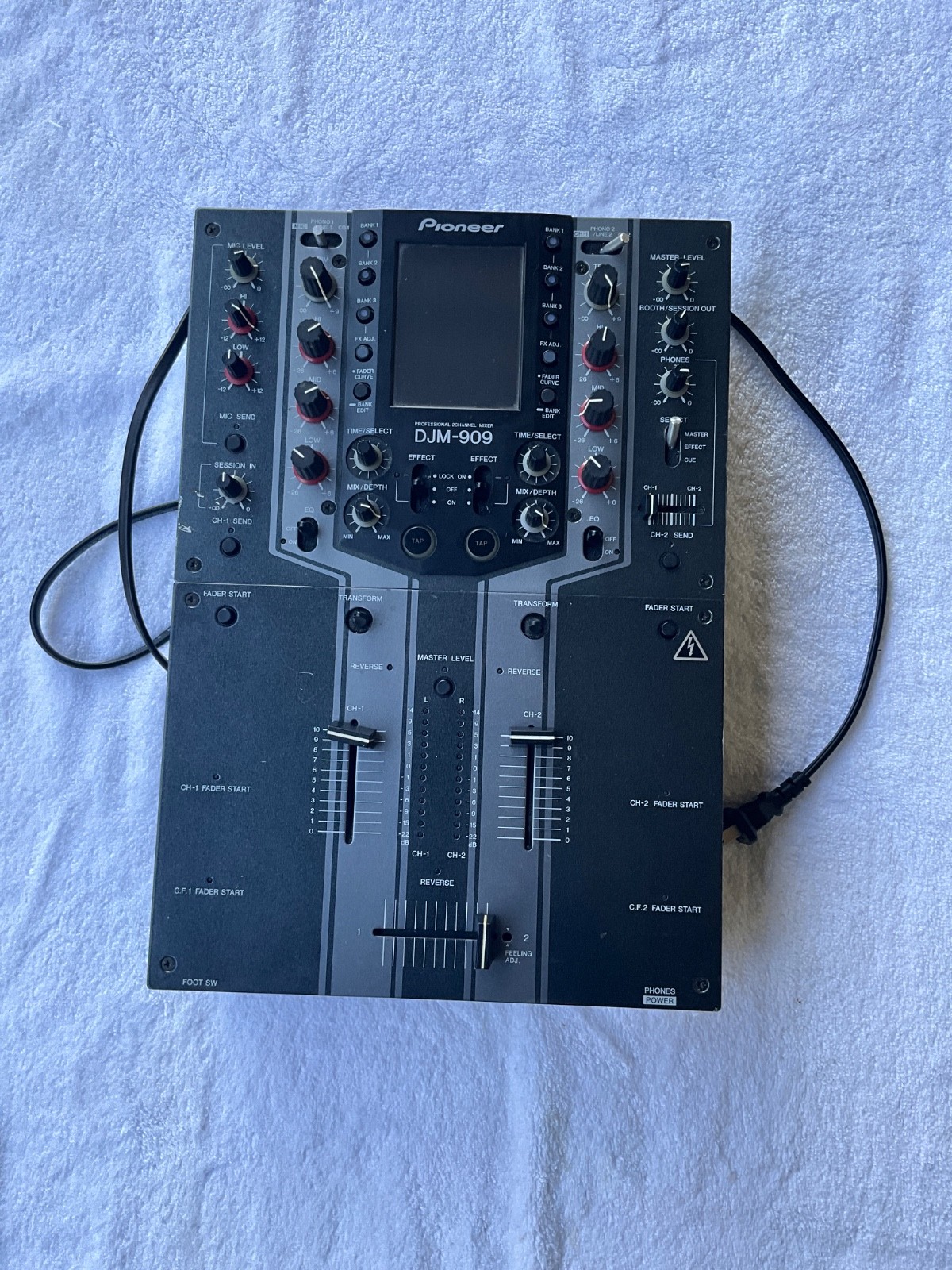 Pioneer DJM-909 Professional 2- Channel DJ Mixer Touchscreen Effects Powers On