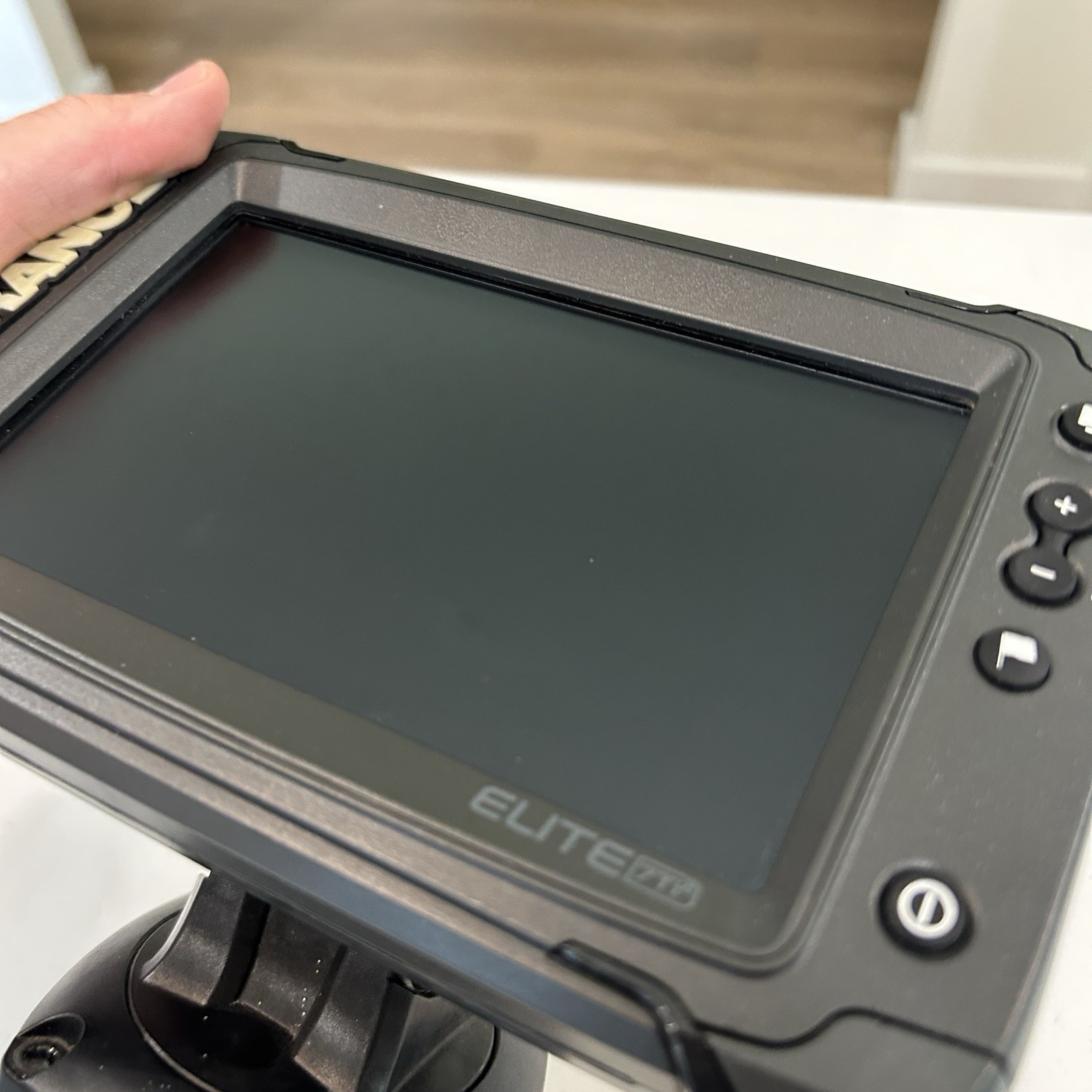 Lowrance Elite-7 Ti2 GPS Chartplotter Sonar Fish With Suncover