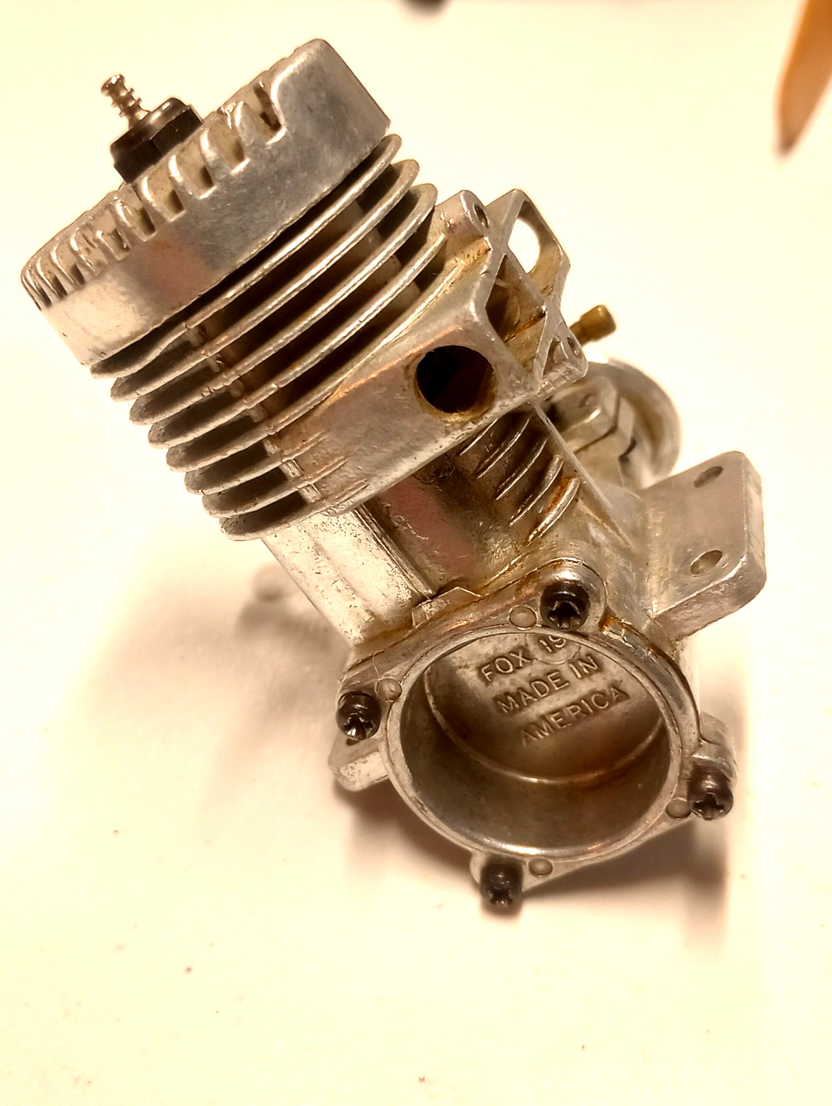 Vtg Fox 19 RC CL Glow Plug Model Airplane Engine Strong Compression!