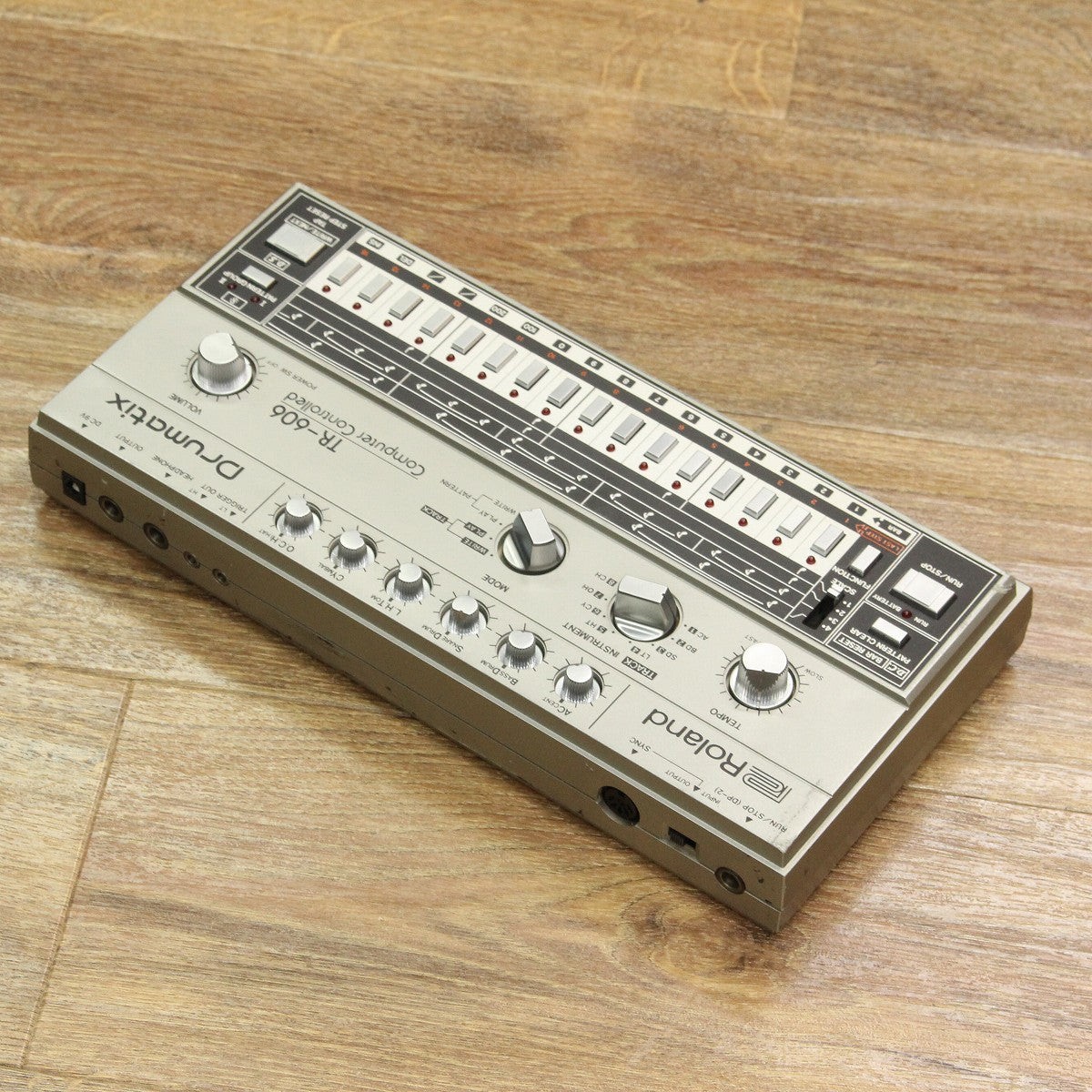 ROLAND TR-606 [80300]