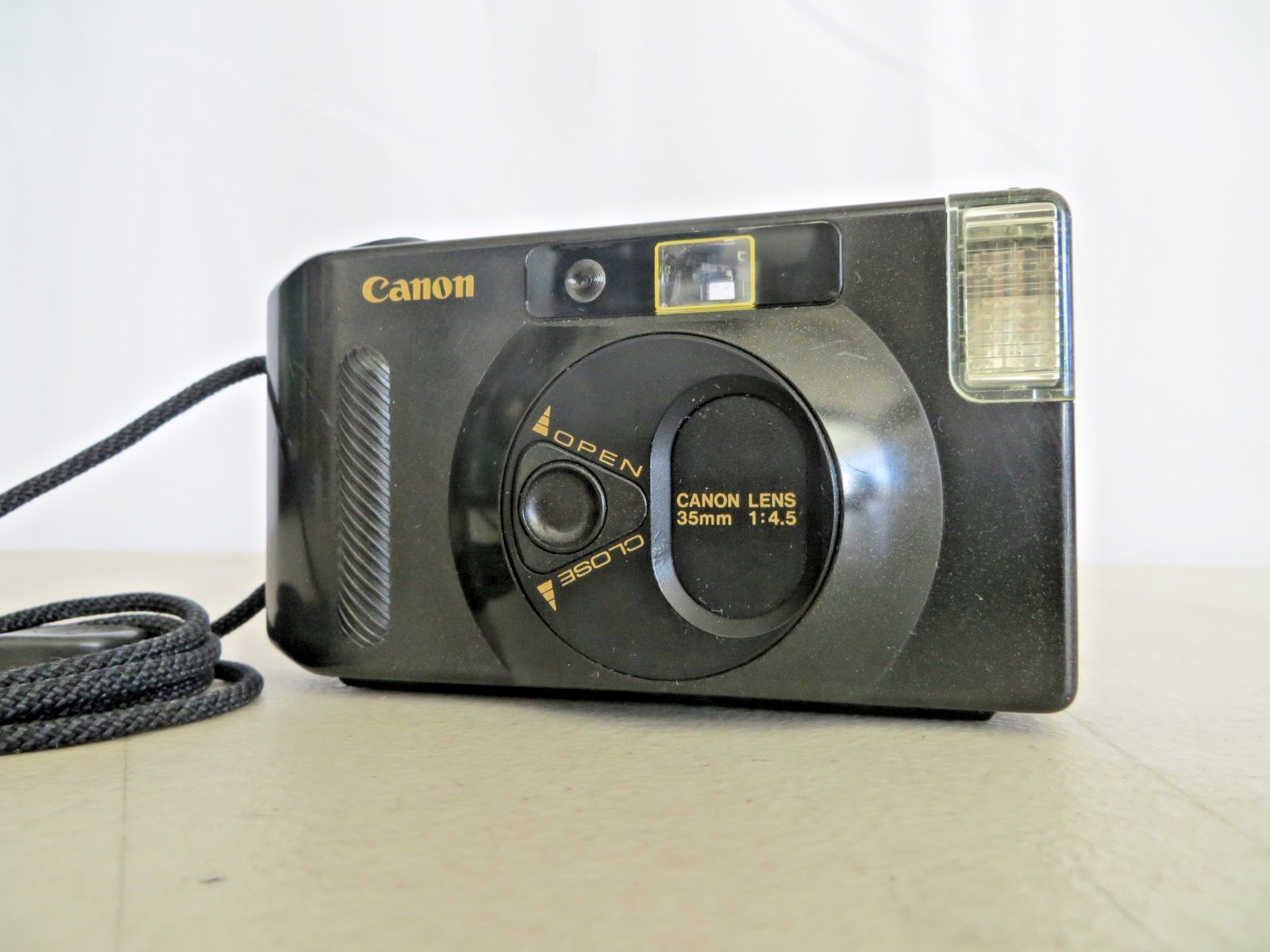 Canon Snappy S 35mm Point & Shoot Fully Automatic Camera W/Flash Black Tested