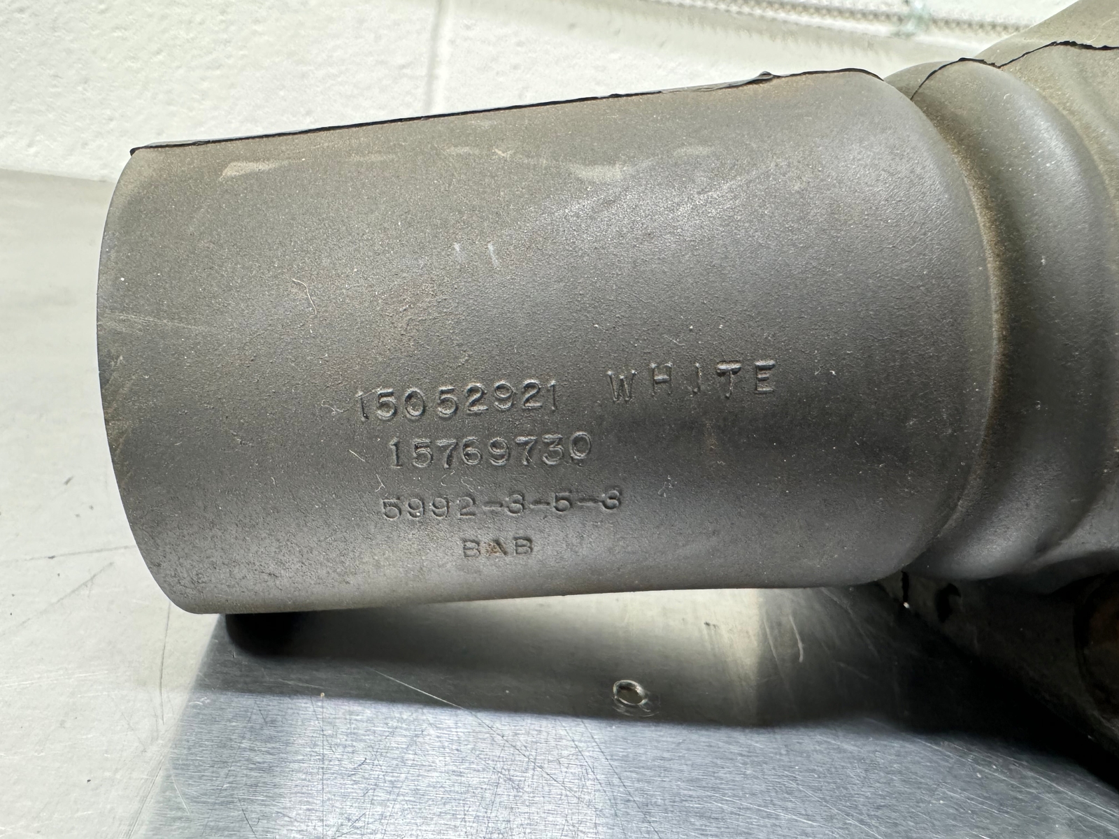 2003 ESCALADE STEERING COLUMN FIREWALL COUPLING BOOT MOUNT 15769730 #L26