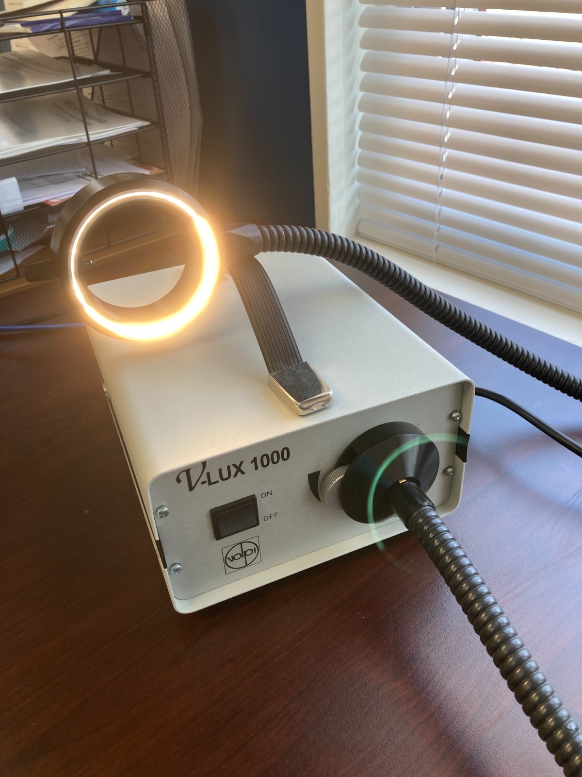 Volpi 14363.000 V-Lux 1000 Lab Microscope Illumination Source, 120V, 60Hz, 170W