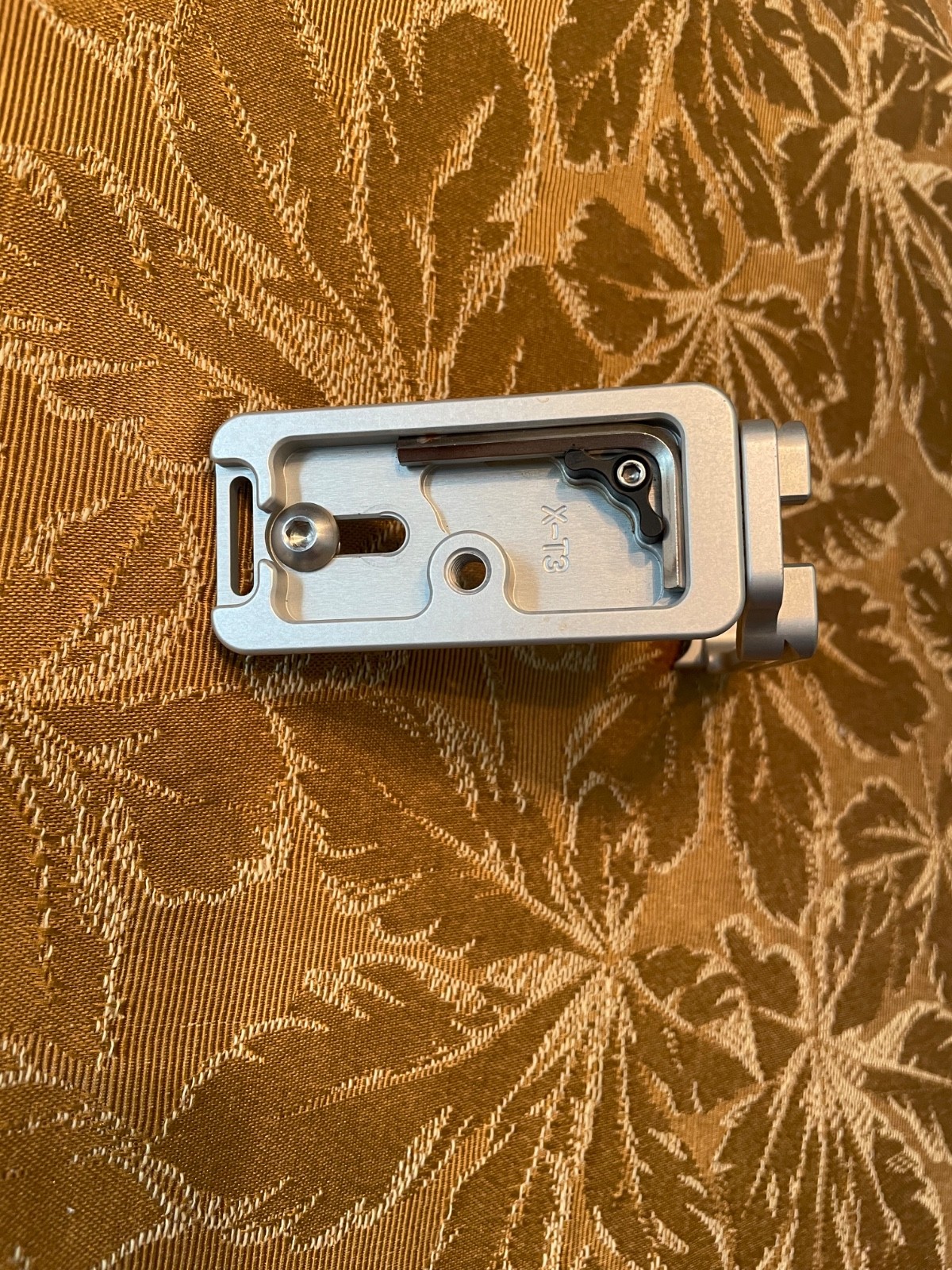 Kirk BL-XT3 L-Bracket for Fujifilm X-T3