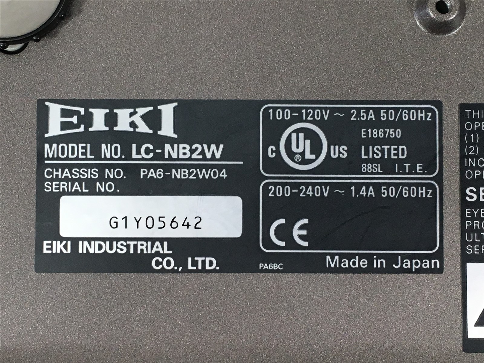 Eiki Notebook Projector LC-NB2 With Remote