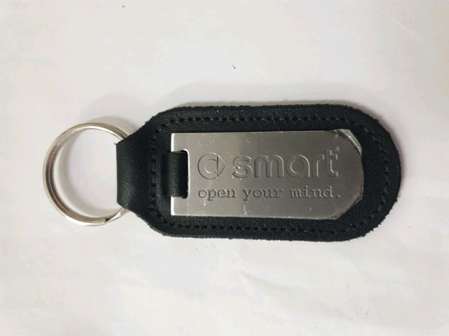SMART CAR BEACONSFIELD BUCKS AUTOMOTIVE COLLECTIBLE KEY FOB KEY RING