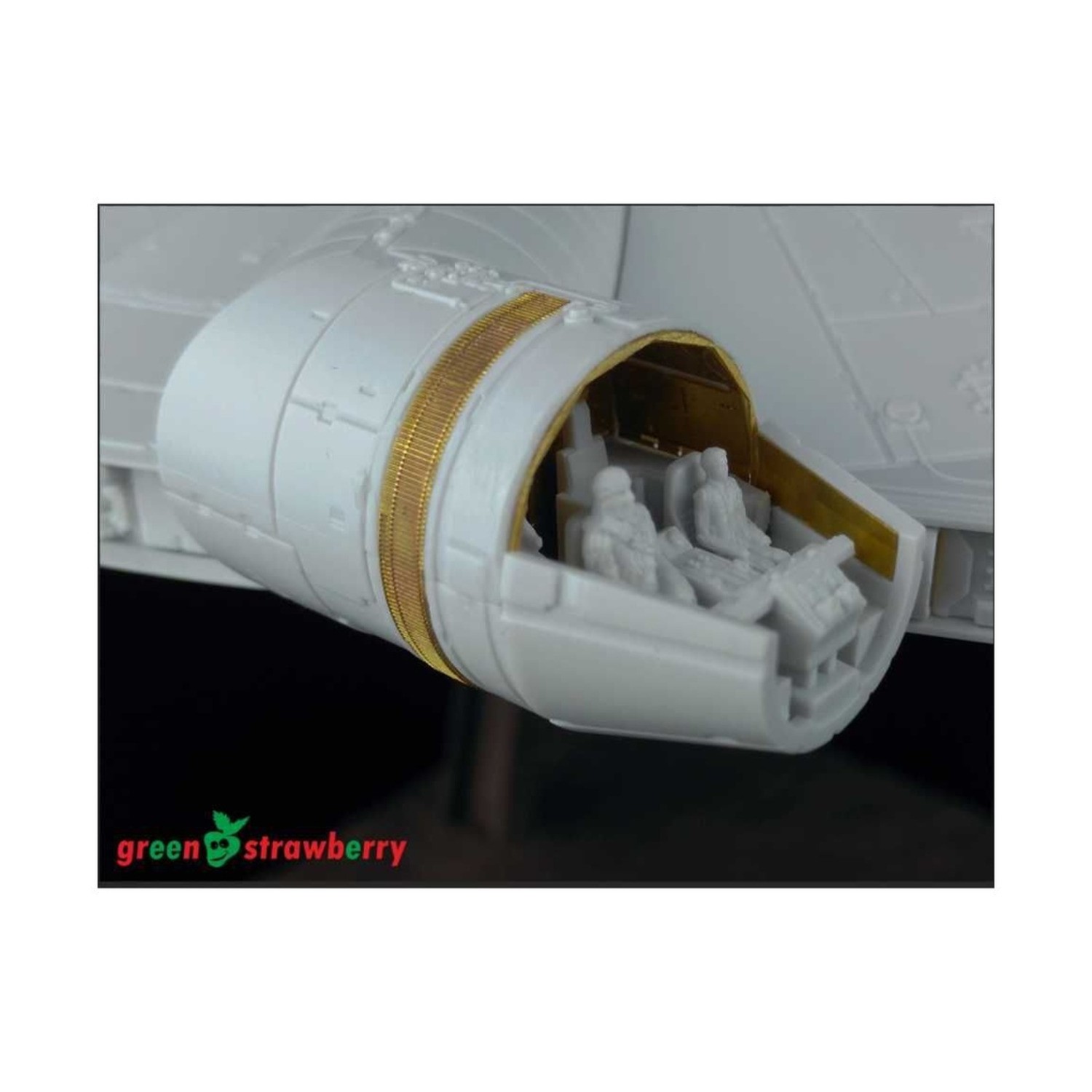 Greenstrawbe Modelling Access  YT-1300 Lando's Millennium Falcon (1/144 Sc New