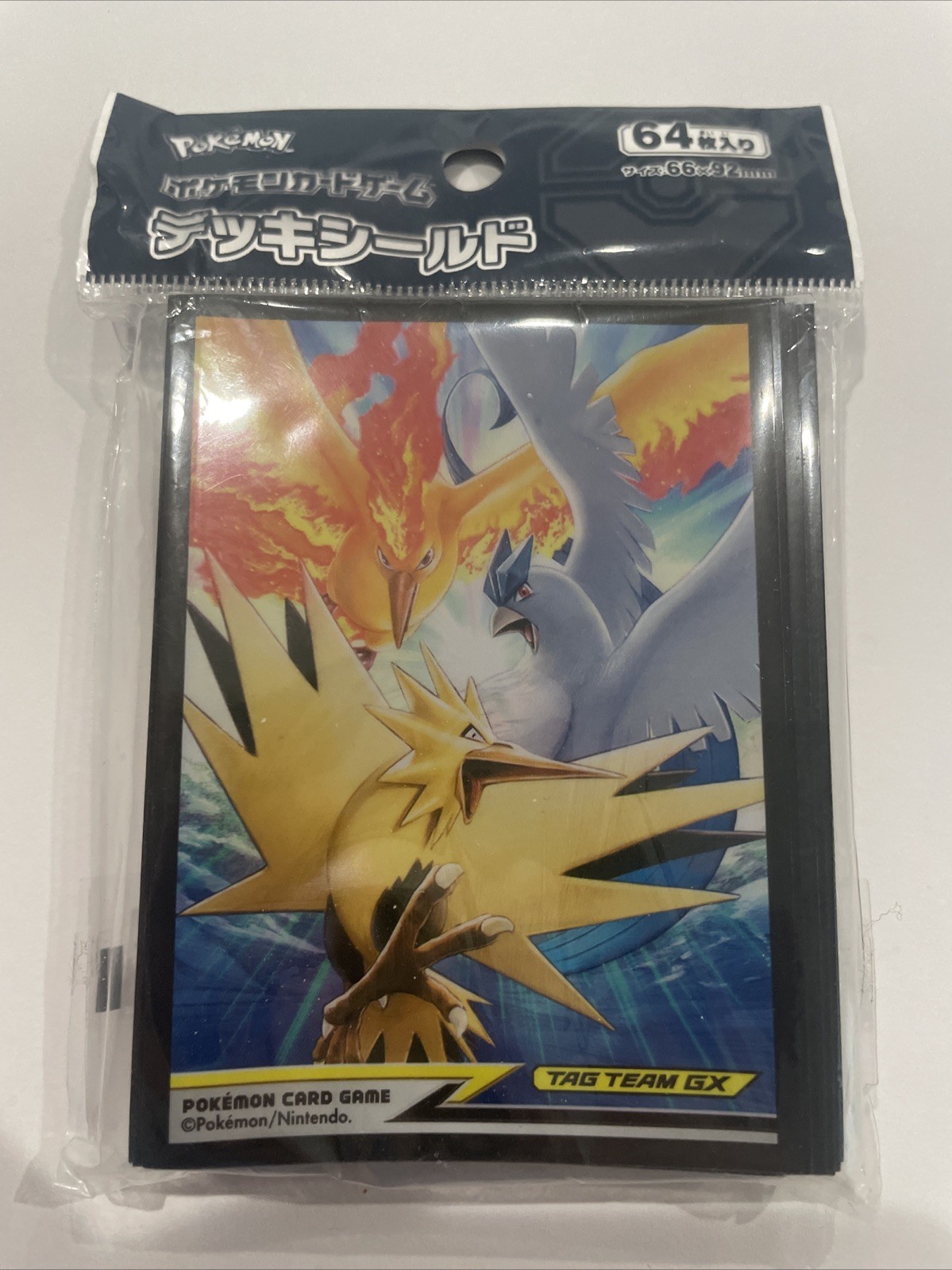 Pokemon Card Sun Moon Moltres, Zapdos and Articuno Tag Team GX Sleeve (64)