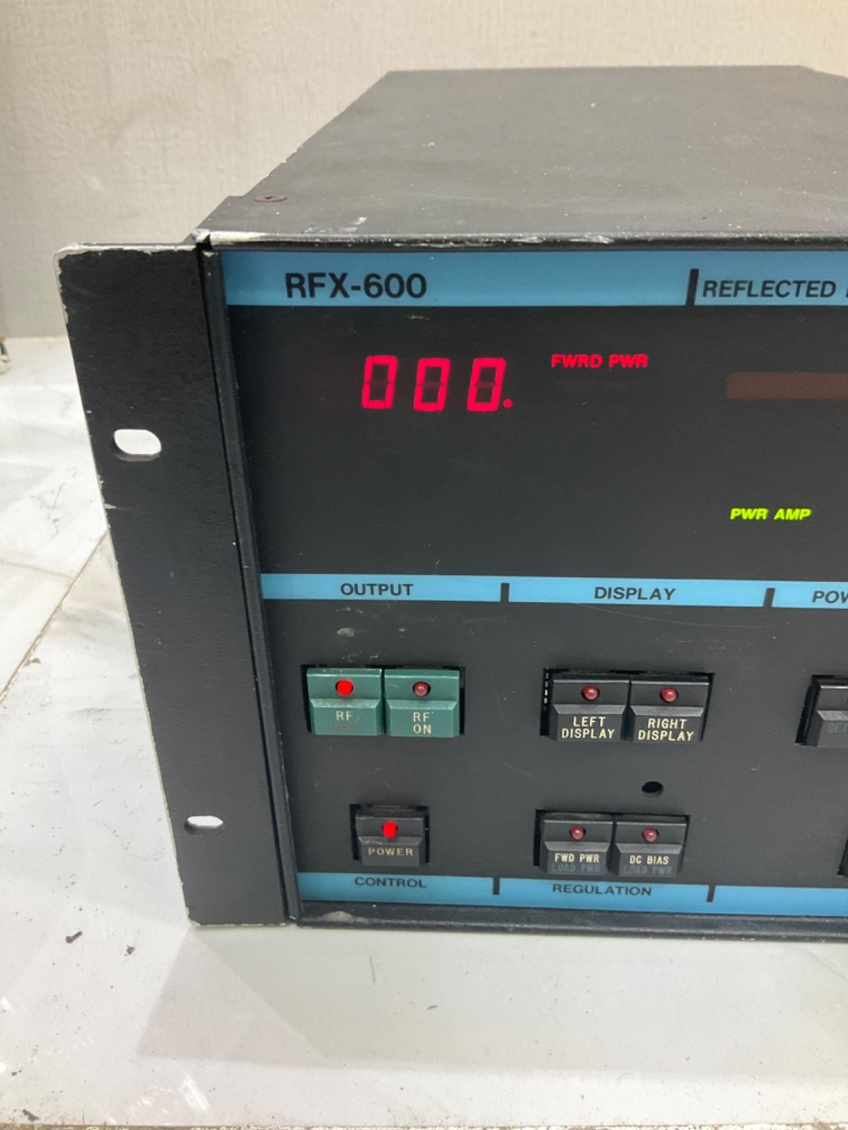 ADVANCED ENERGY 3155002-005E RFX-600 RF GENERATOR