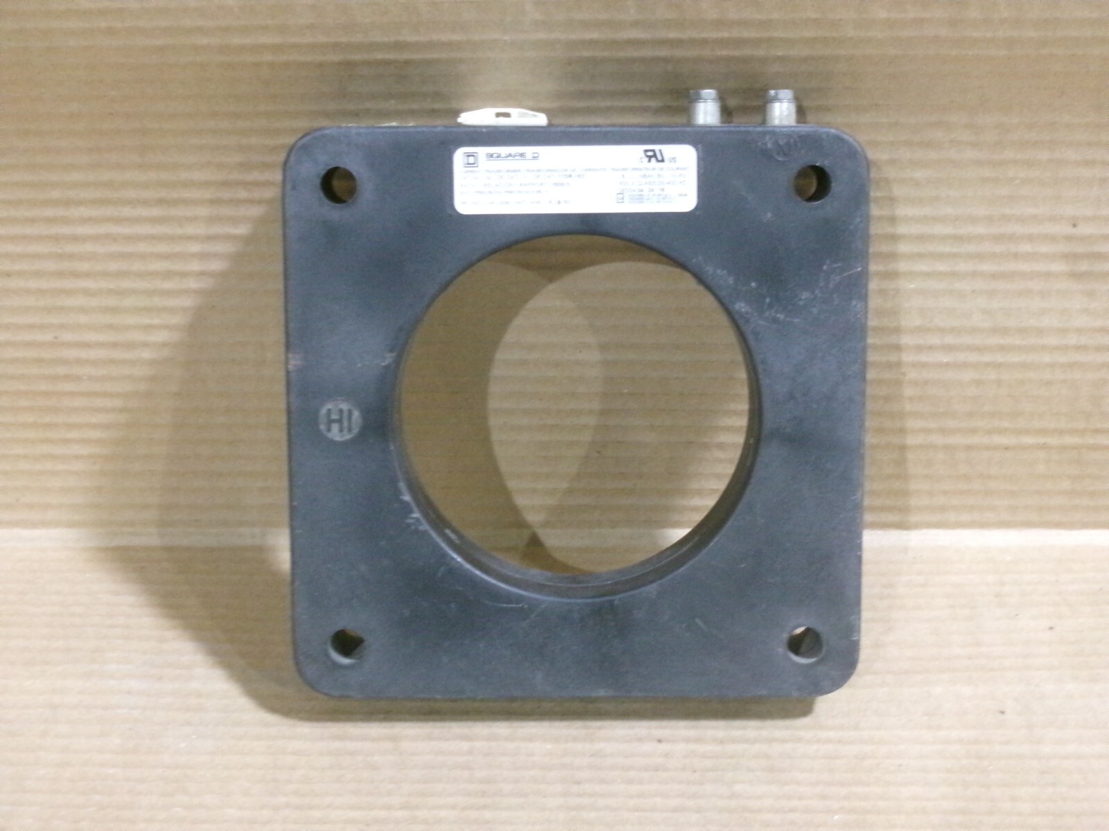 SQUARE D 170R-162 CURRENT TRANSFORMER RATIO: 1600:5 600v 25-400hz  AK