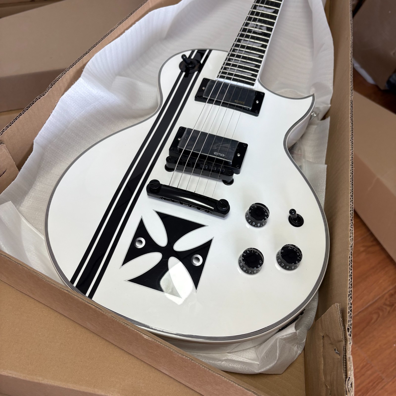 Custom James Hetfield Iron Cross White Electric Guitar Rosewood Fingerboard