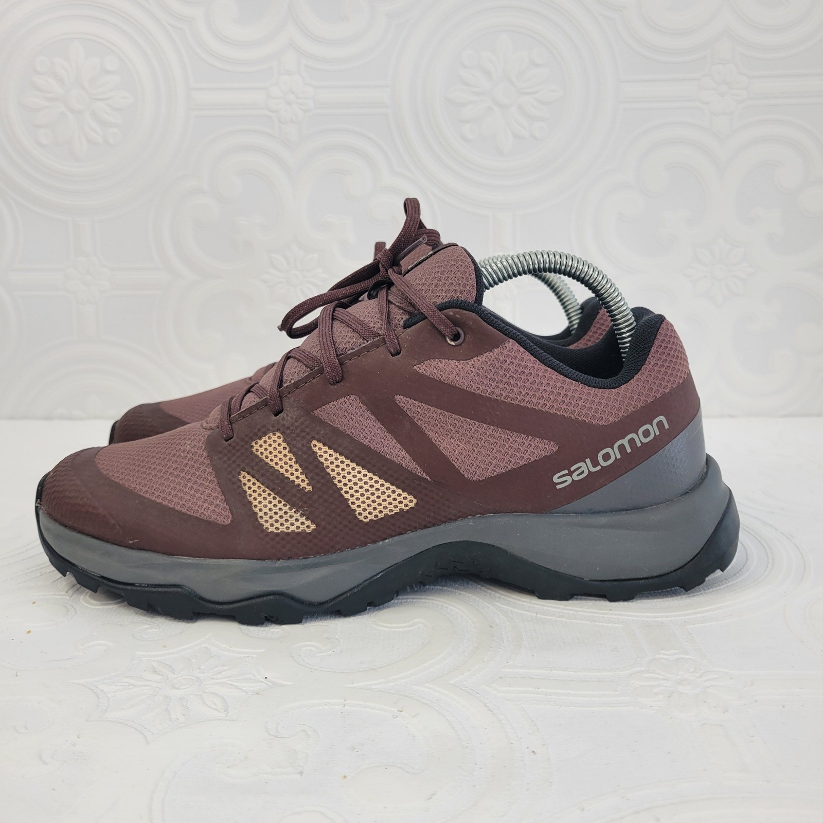 Salomon Kaneo Shoes Womens 9.5 Red Hiking Trail Running Walking Outdoor Sneakers