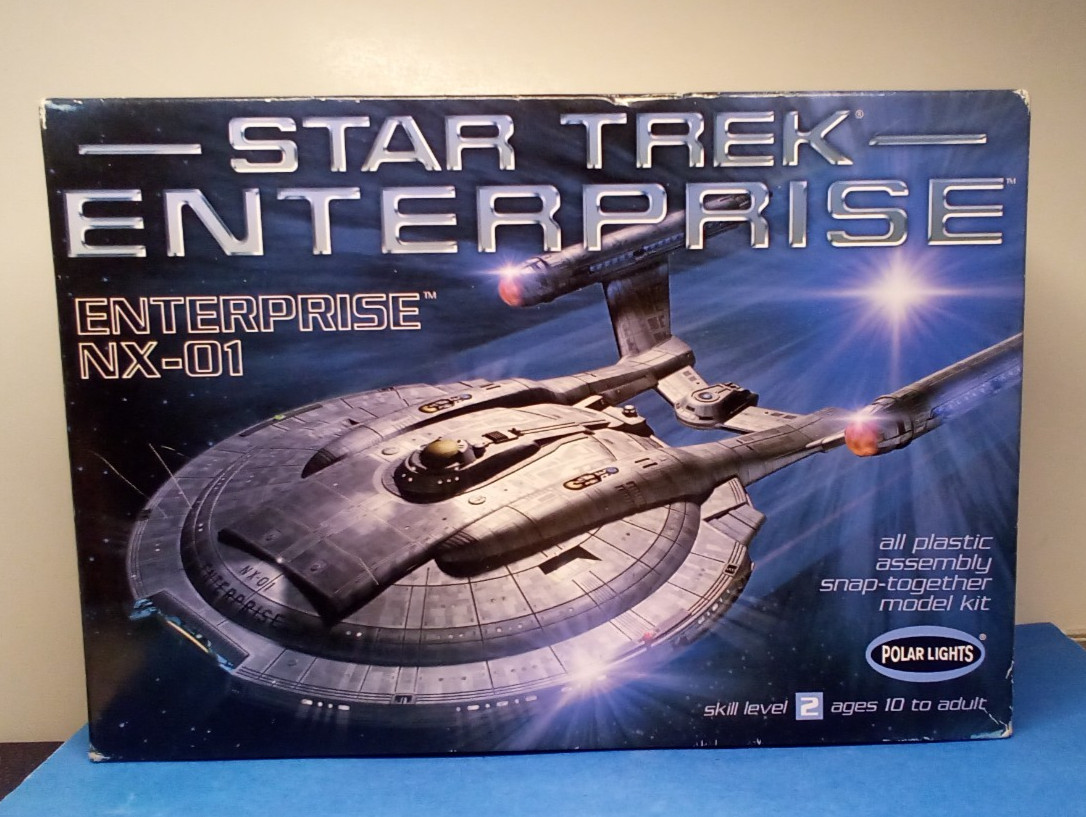 Polar Lights 1:1000 Star Trek - Enterprise NX-01. Open box, parts sealed.