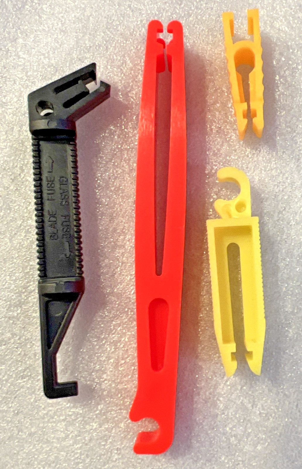 4 Piece Fuse Puller Set - universal - Brand New - P