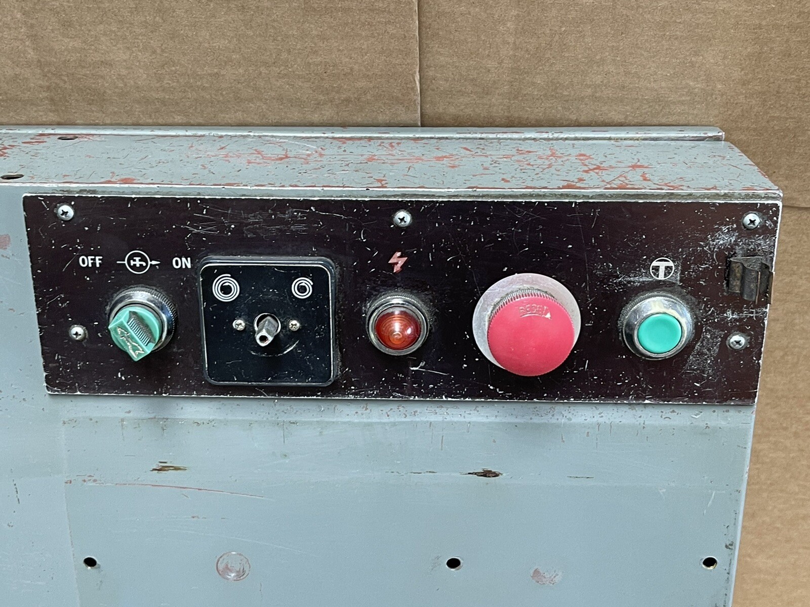 INDUSTRIAL MACHINE CONTROL DISTRIBUTION BOX ENCLOSURE