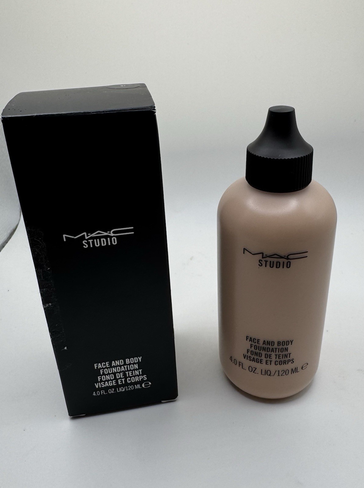 NIB MAC Studio Face and Body Foundation N1 4 oz Jumbo Size