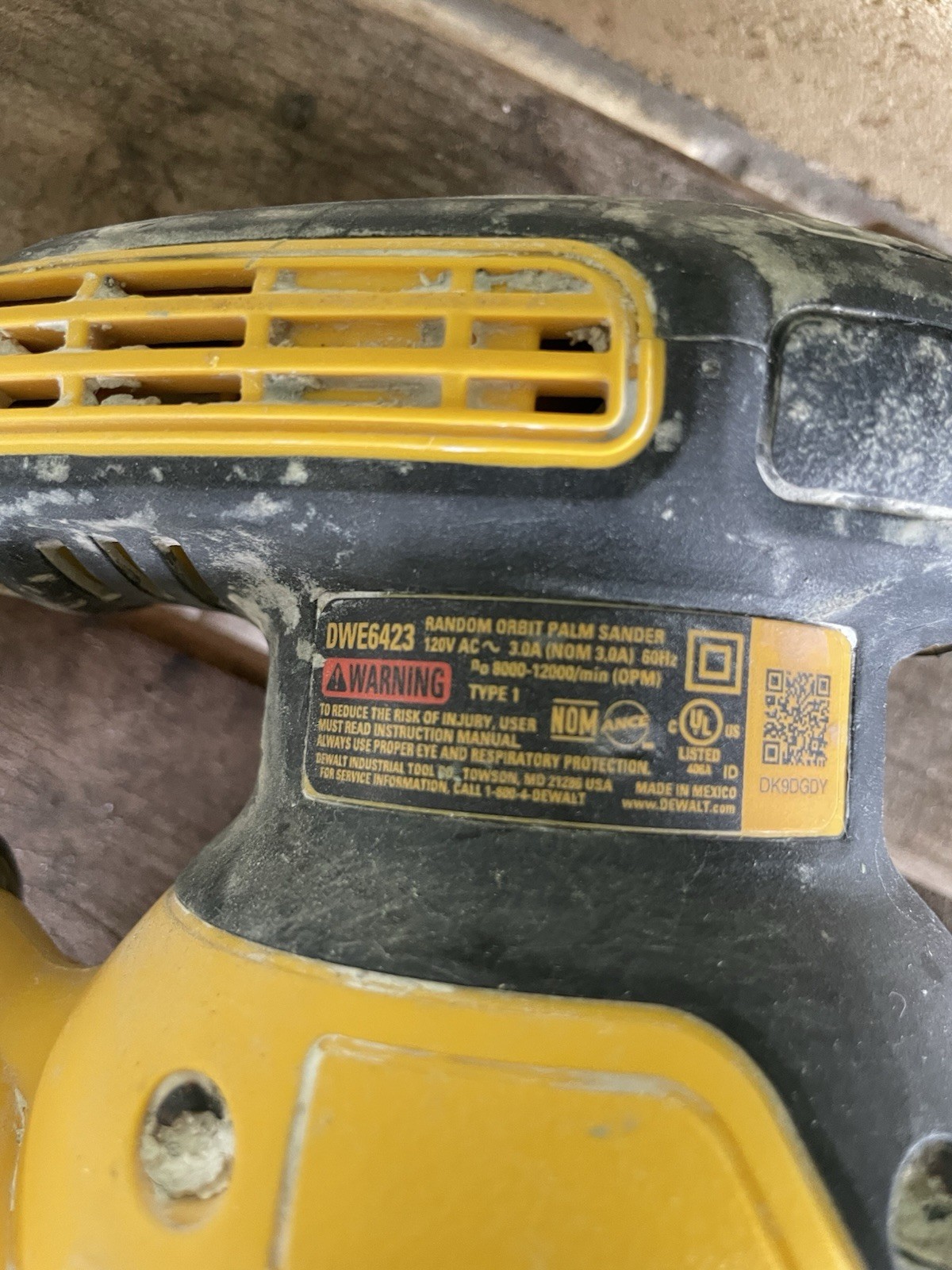 Dewalt DWE6423 5 inch Variable Speed Random Orbit Sander