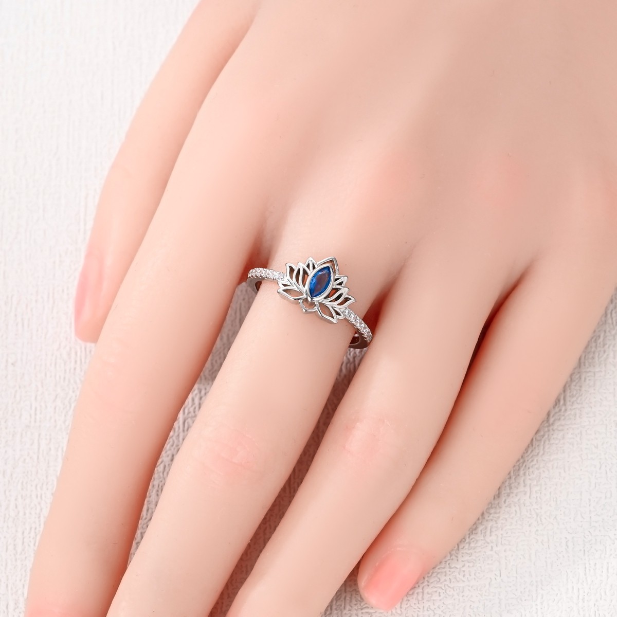 MULA European 925 Sterling Silver Finger Ring Sparkling Blue Lotus Women Jewelry