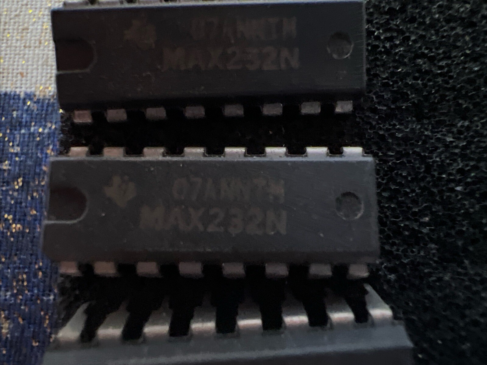 ** QUANTITY 1 ** MAXIM MAX232N