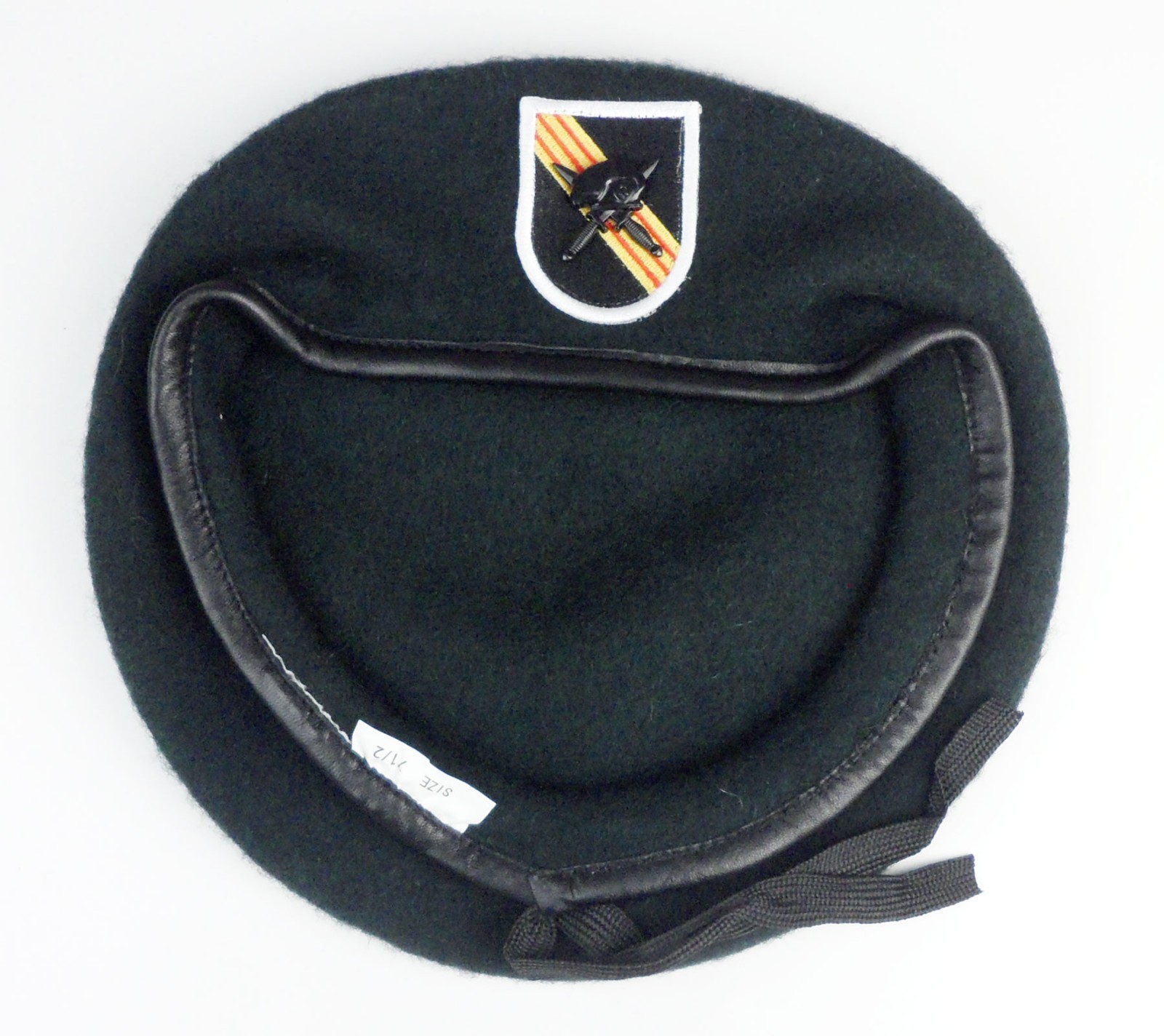 Vietnam War US Army Special Forces Green Beret Hat SF Cap Badge