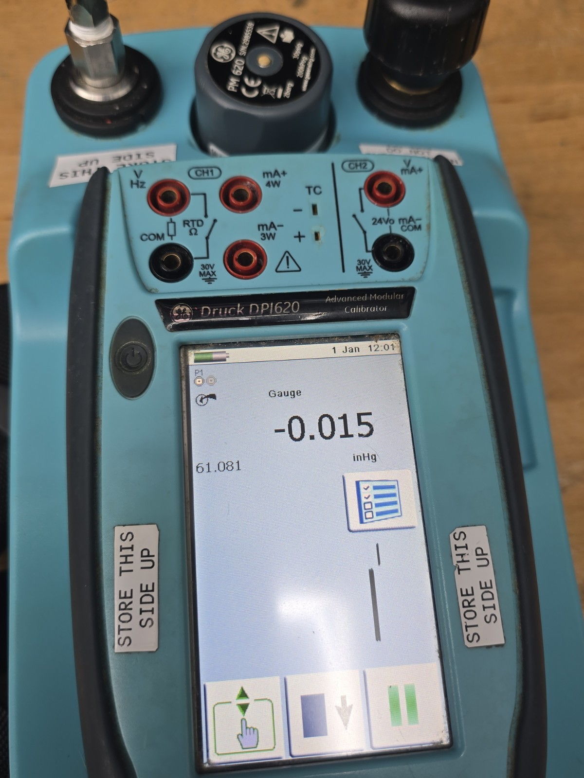 Druck DPI 620 Multifunction Pressure Calibrator + Base PM 620 Module - Working