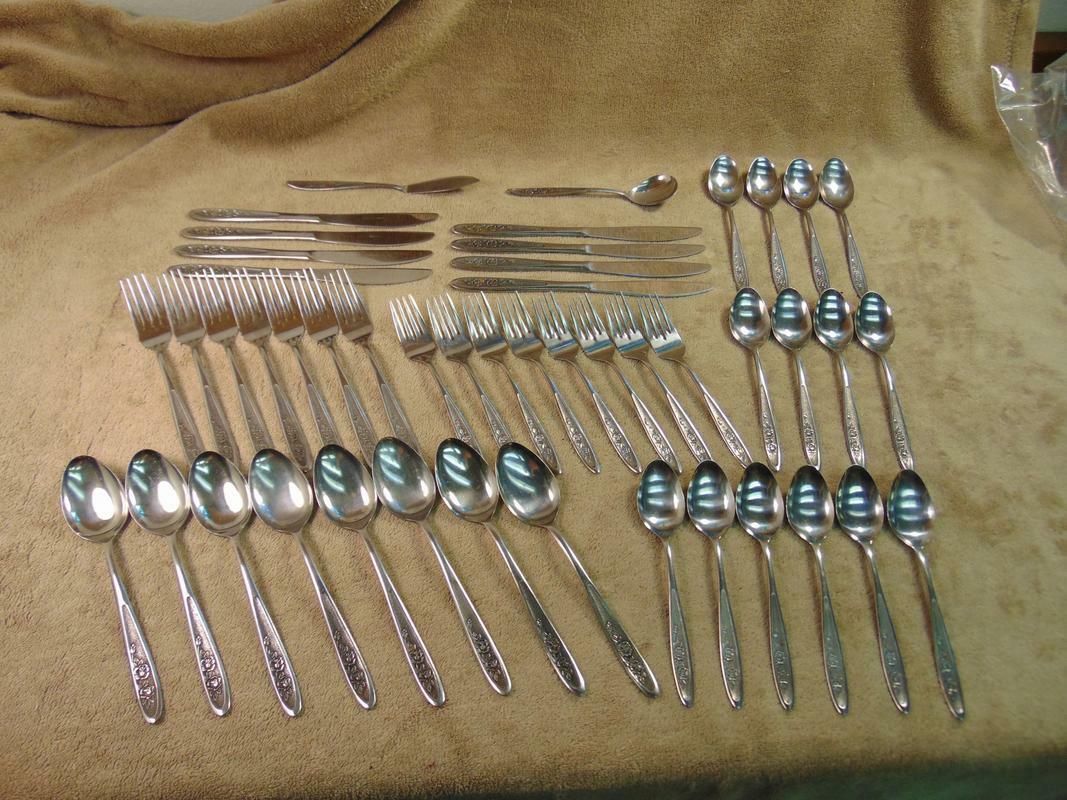 Ecko eternal Mixed Lot Vintage silverware Utensils Knives Forks ZI