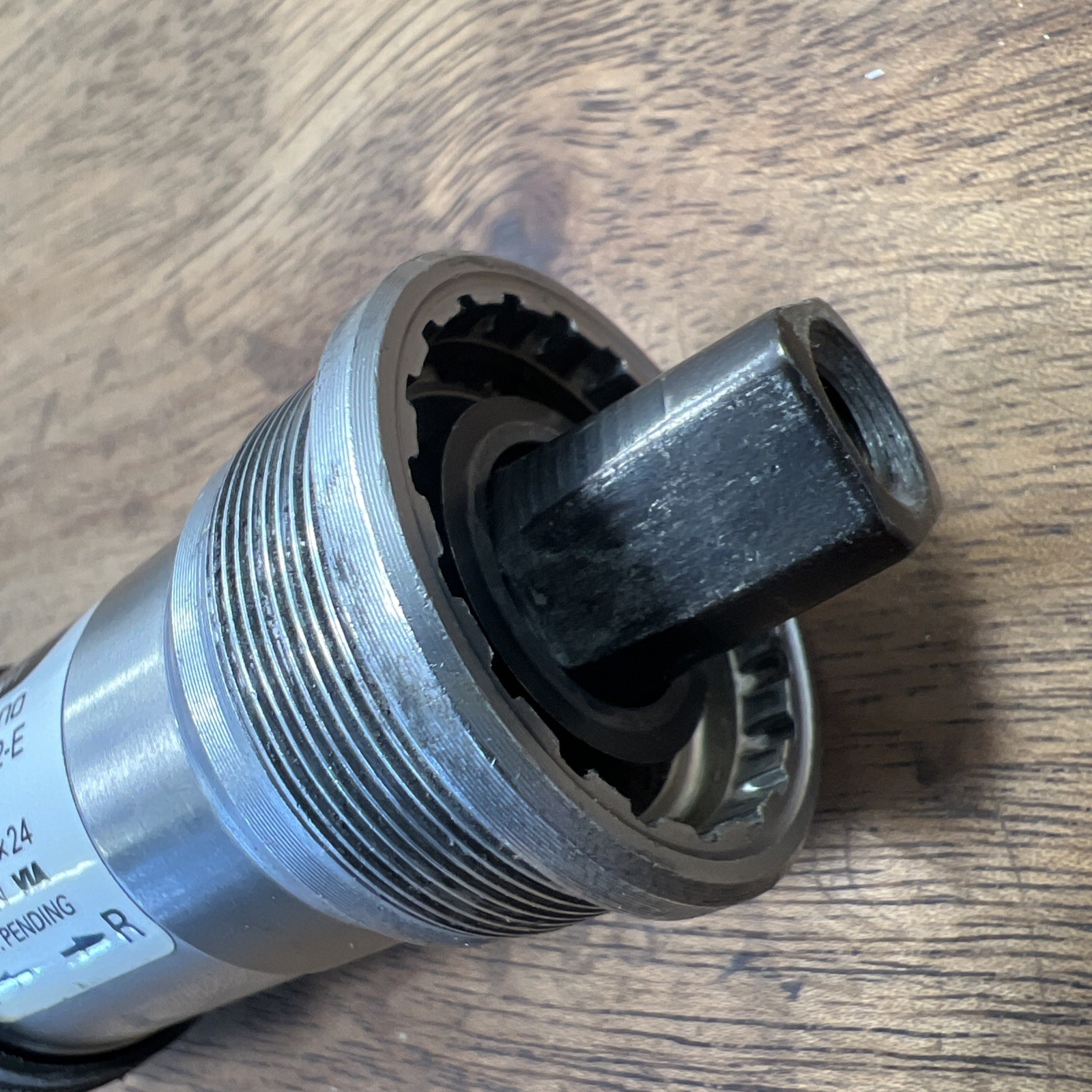 Shimano BB-UN52-E Bottom Bracket Triple 118mm 73 English