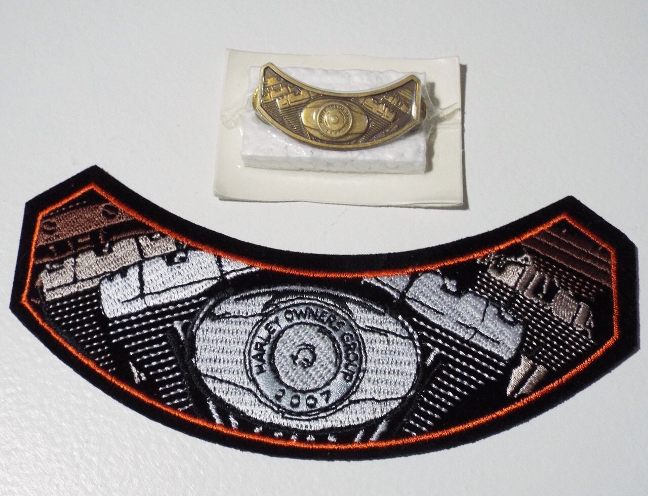 ( 2 pc ) HARLEY DAVIDSON PATCH & PIN - OWNERS GROUP HOG VINTAGE 2007