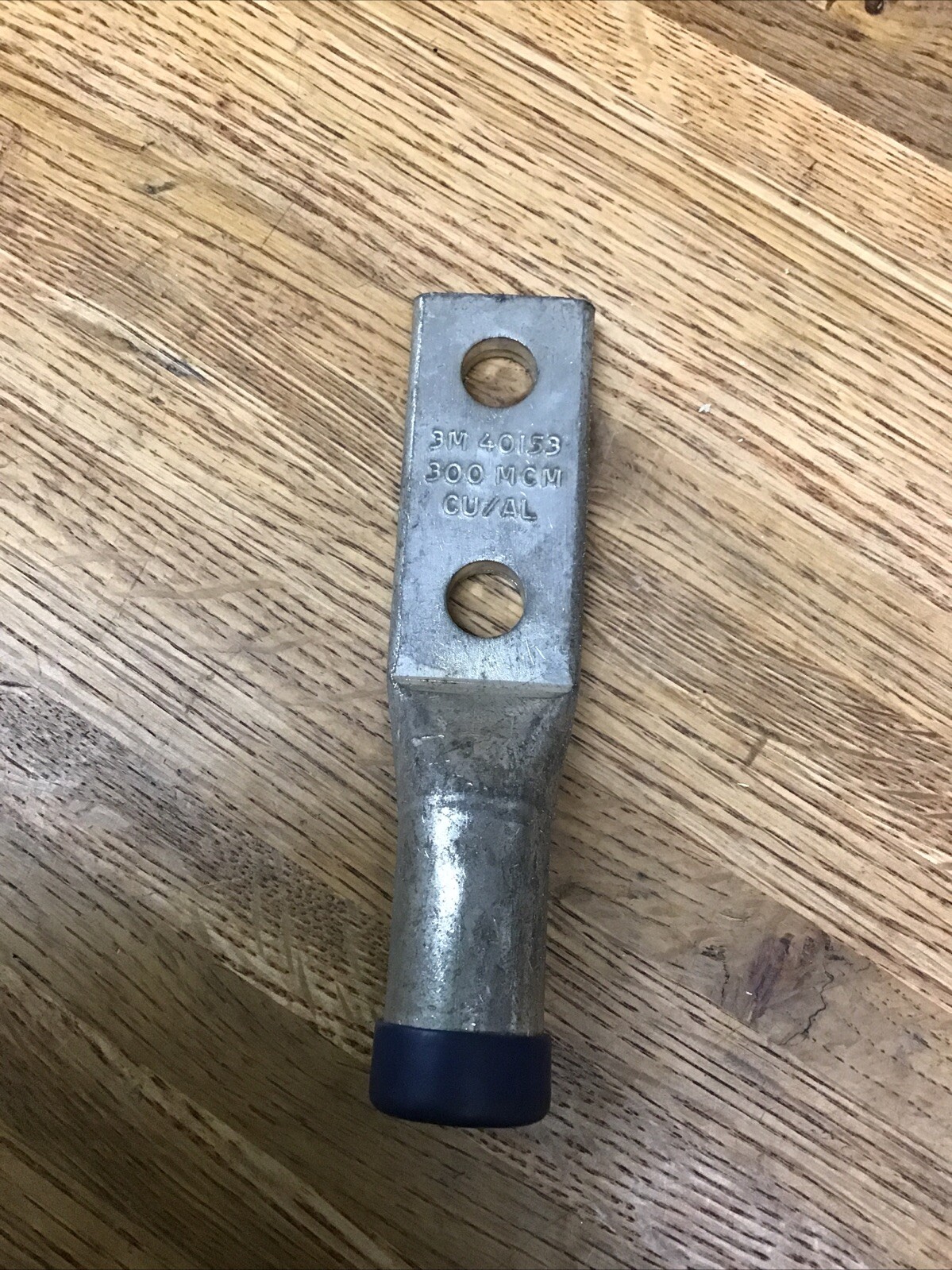 (1) Scotchlok Aluminum Two Hole Lug 40153 up to 35 kV 300 kcmil AWG  Dk Blue