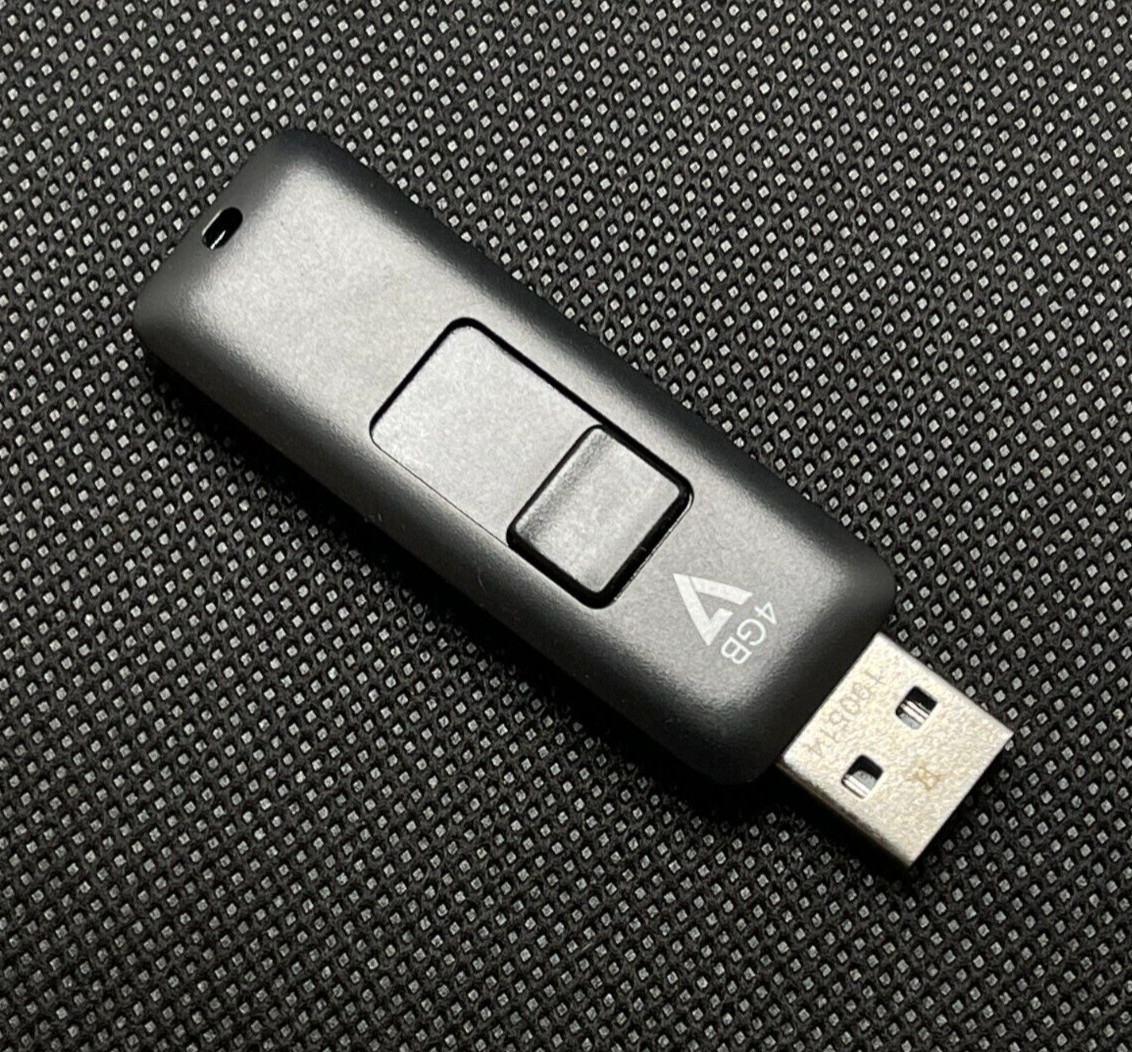 V7 4GB USB2 Flash Drive Black VF24GAR-3N ✅❤️️✅❤️️✅❤️️✅❤️️✅❤️️✅❤️️
