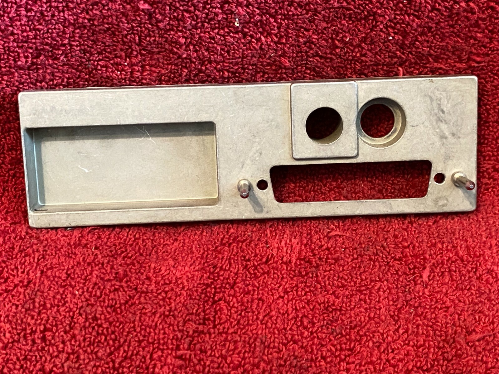 MOUNTING BACKPLATE FOR BENDIX/KING KLN 90B GPS