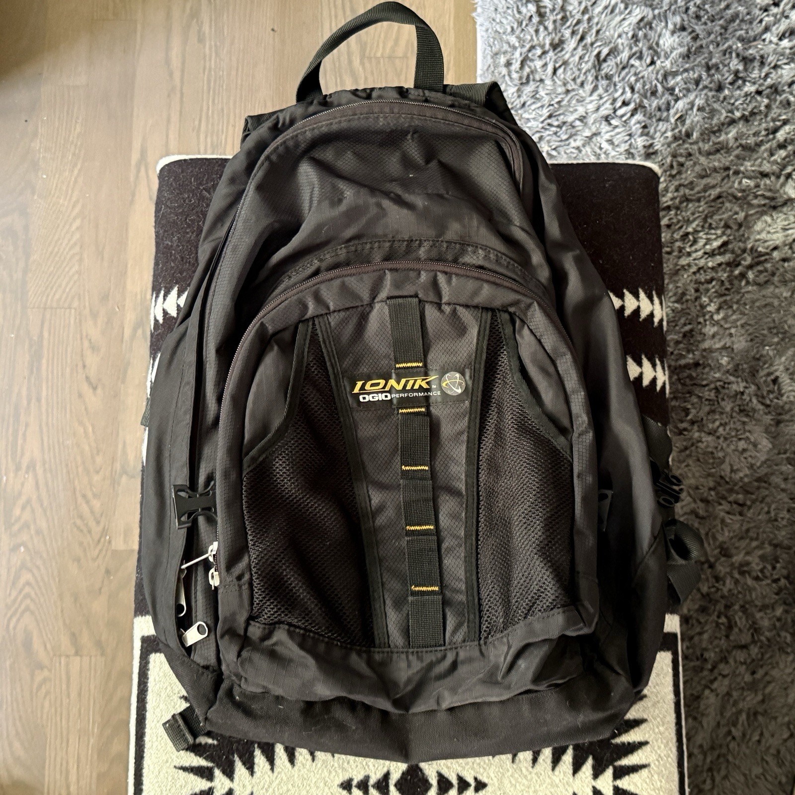 Ogio Ionik Recoil Performance Hiking Outdoors Vintage 2001 Black