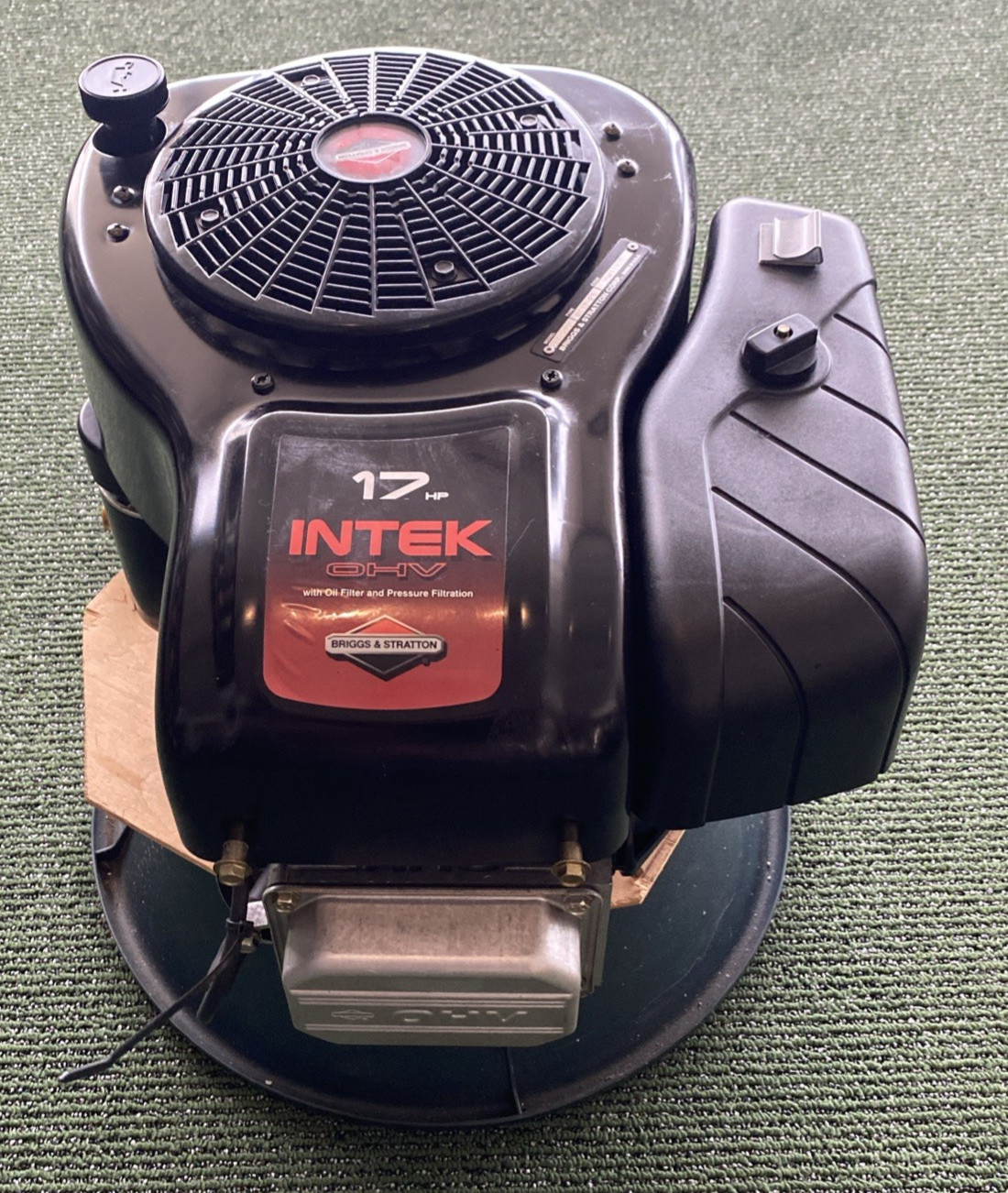 Briggs 311777-0137 Vertical 17HP Engine 1" X 3-5/32” Shaft 3/5 Amp ALT -SR