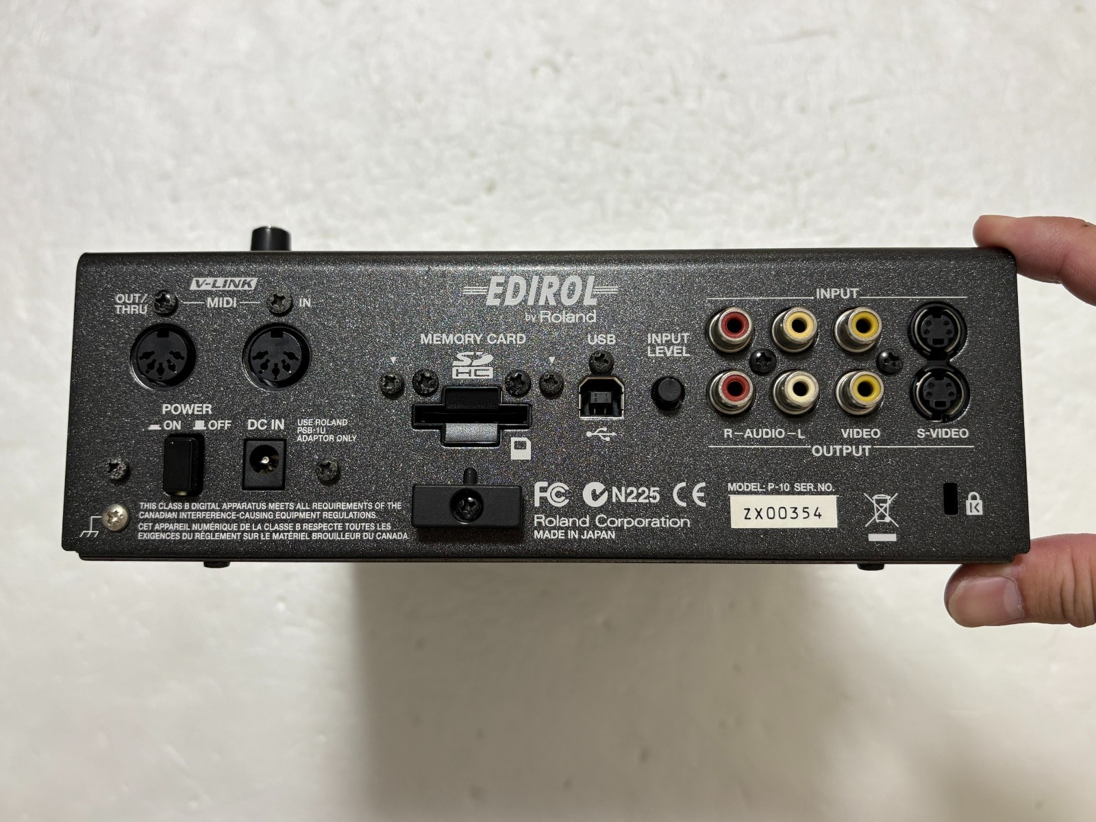Roland Edirol P-10 Visual Sampler Video Presenter with Power Cable and SD Card