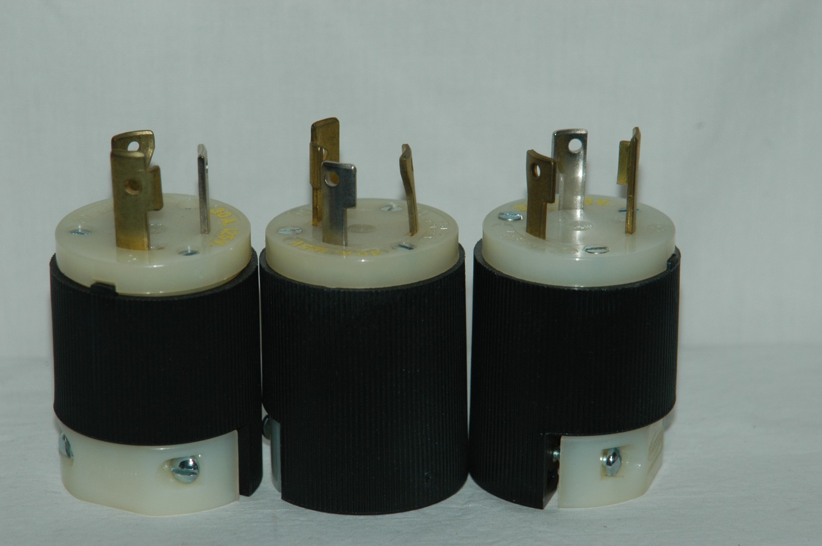 New Hubbell 231A Twist-Lock, 30A 125V Male Connector Plug