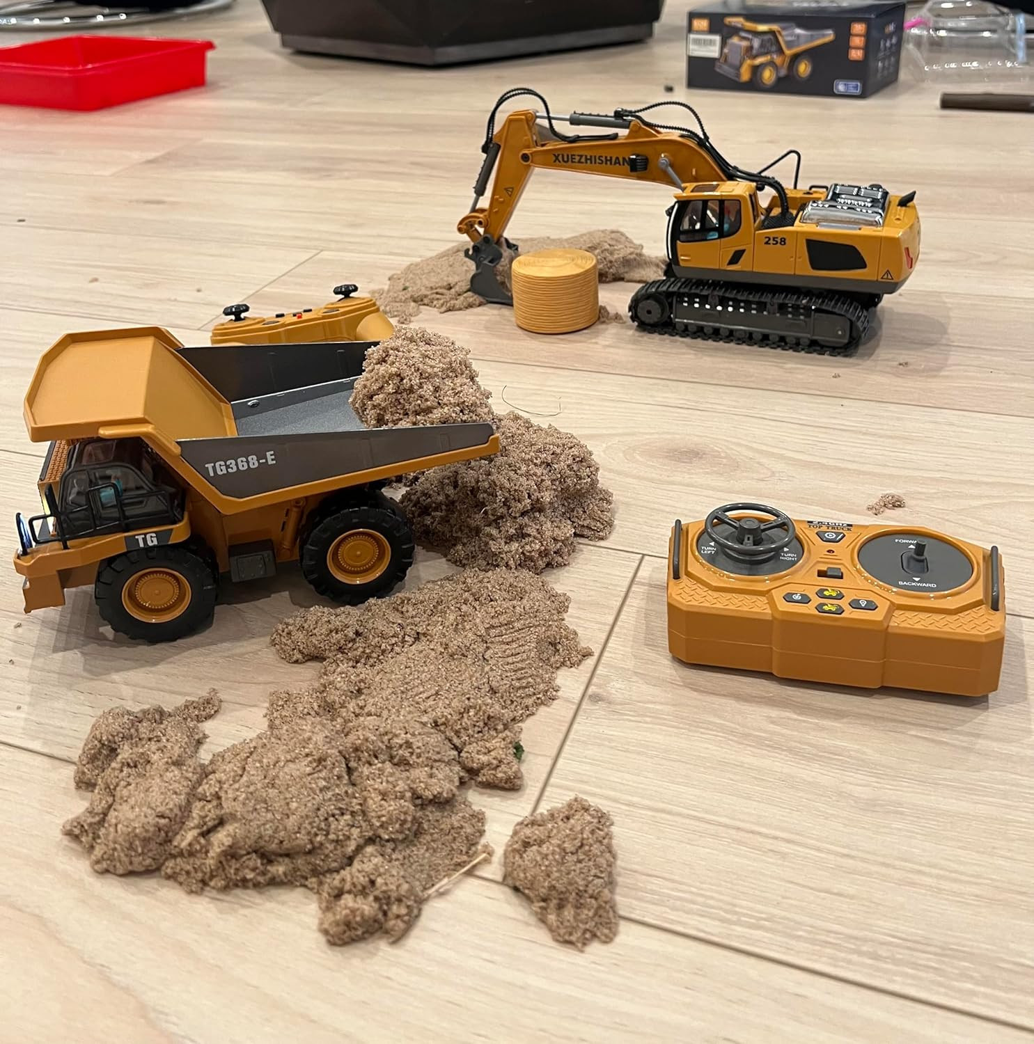 Metal RC Bulldozer Toy for Kids | 9-Channel Remote Control Track-Type Tractor wi