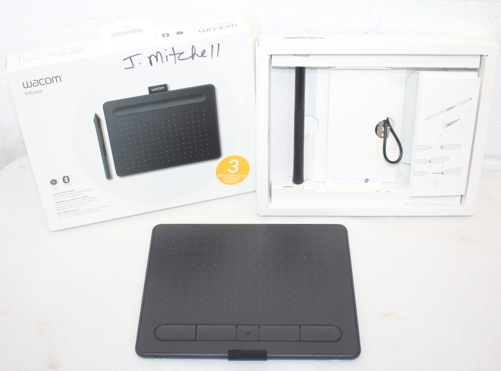 Wacom Intuos Creative Pen & Touch Tablet (Black)